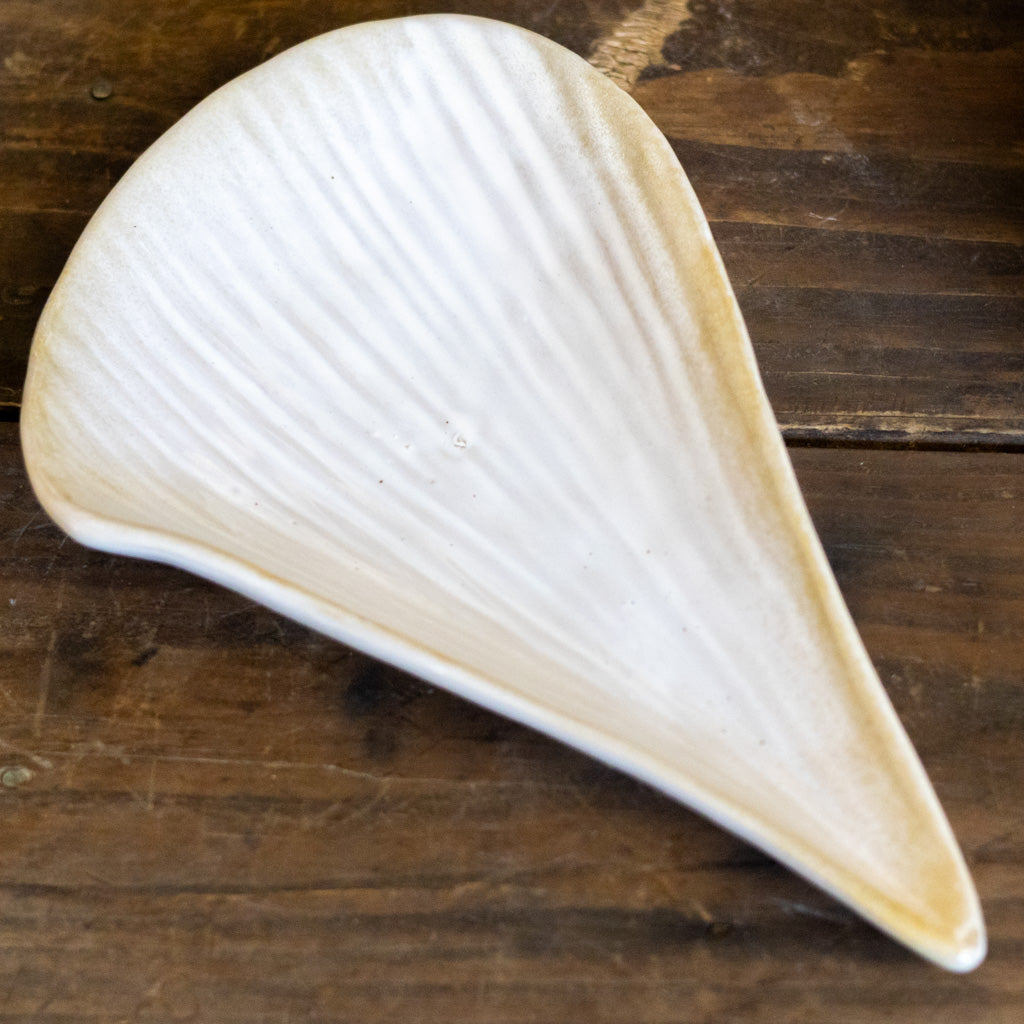 Stoneware Shell Plate with Reactive Glaze