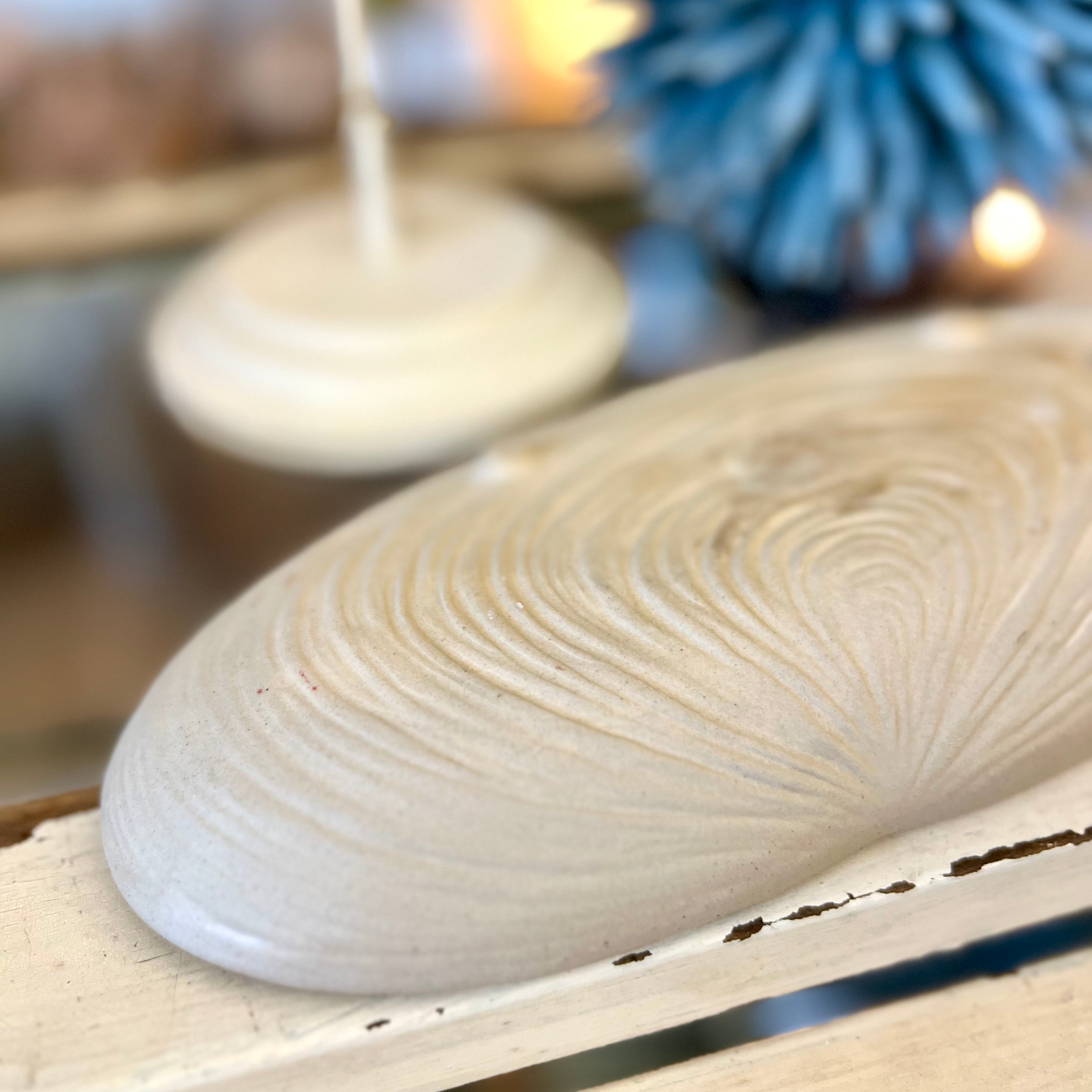 Stoneware White Shell Razor Clam Plate