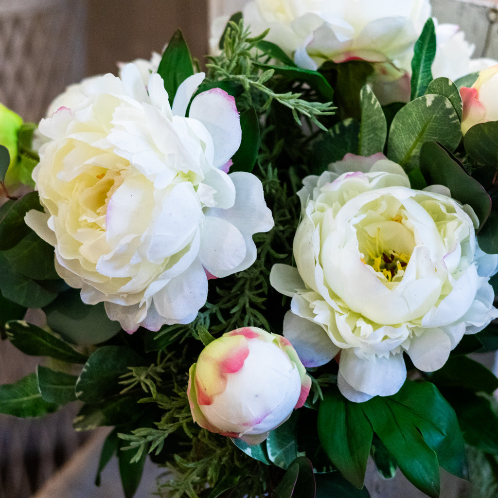White Peony Grand Bouquet