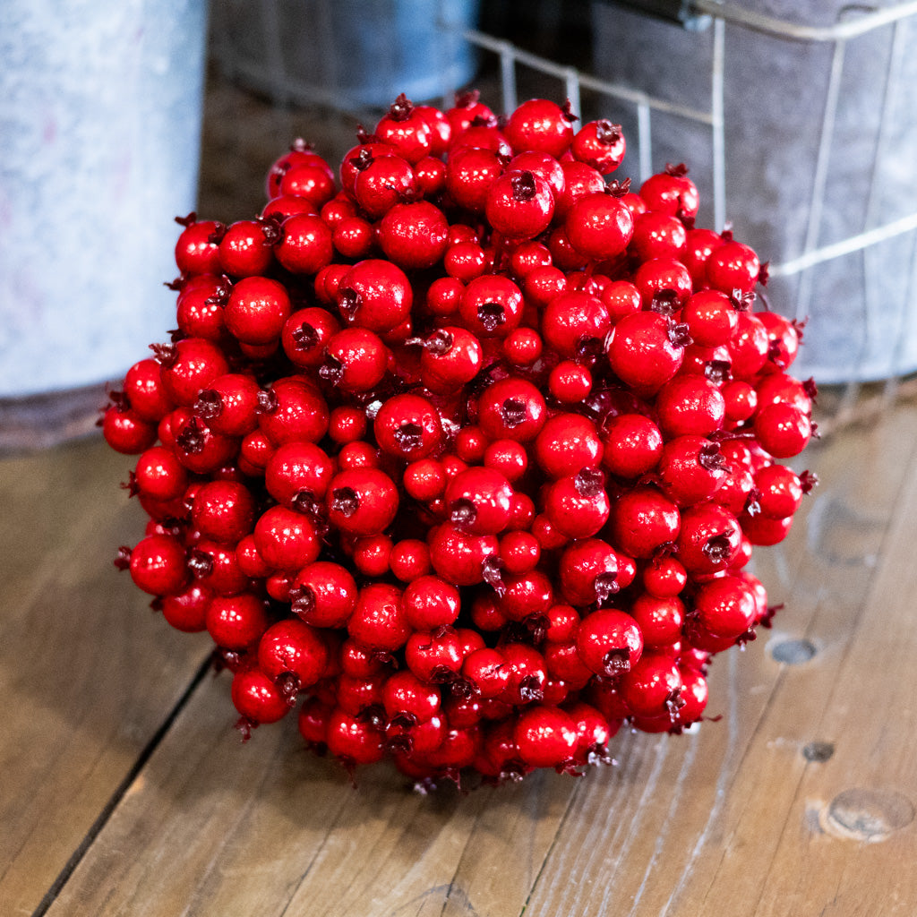 Large Berry Red Kissing Ball