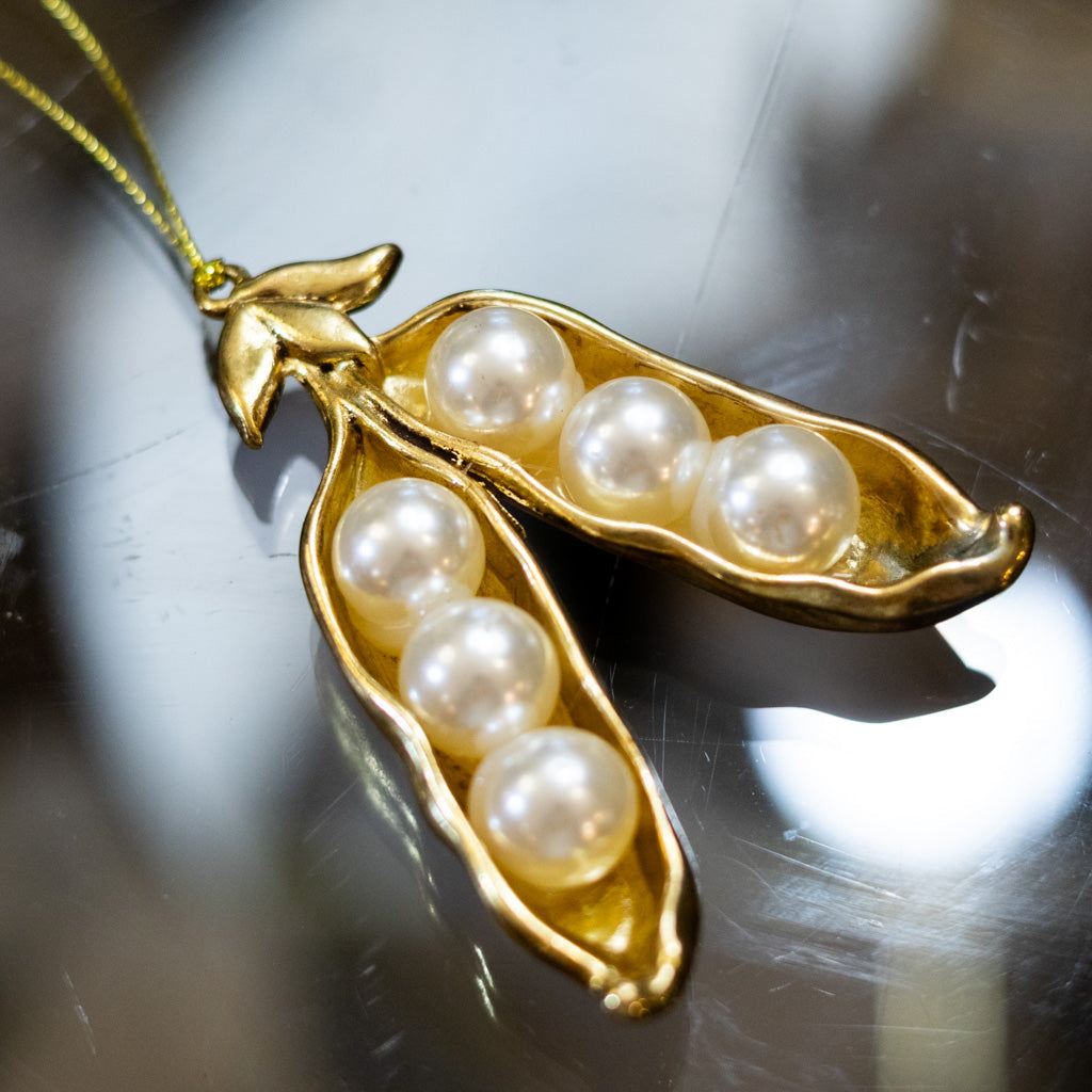 Metal Pea Pod Ornament