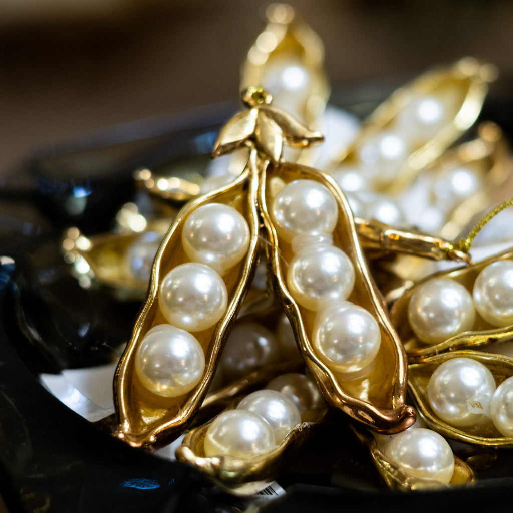 Metal Pea Pod Ornament