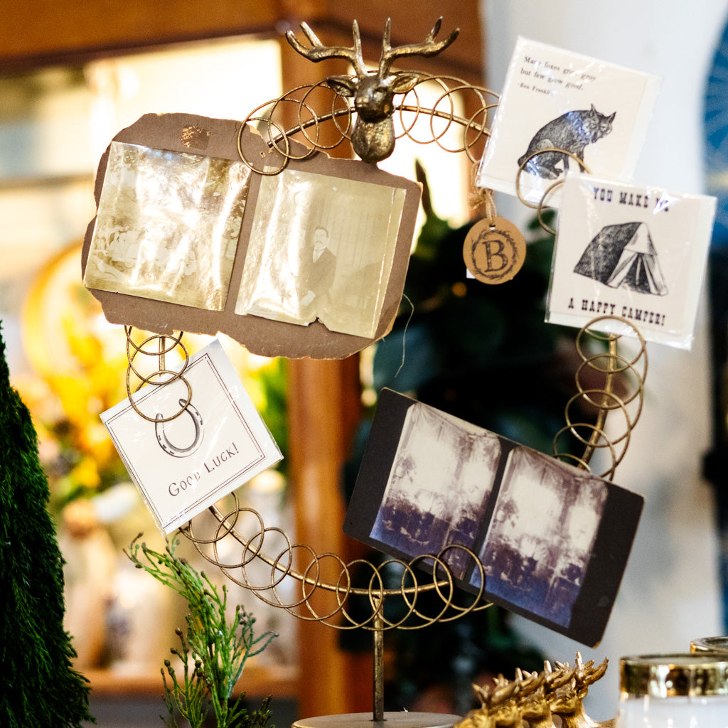 Round Wire Christmas Card Holder Stand