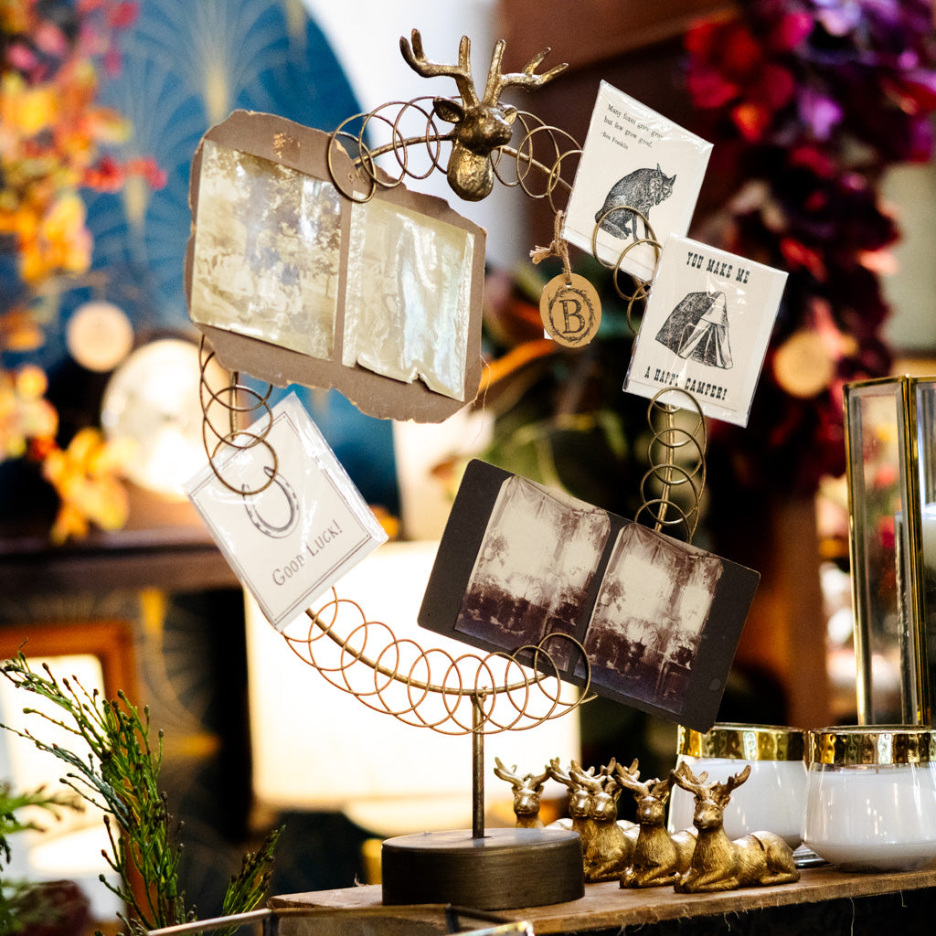 Round Wire Christmas Card Holder Stand