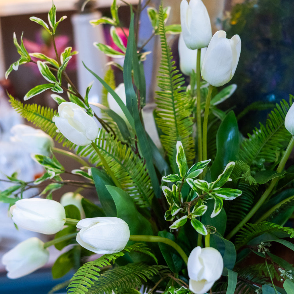 White Tulip Bouquet Grand