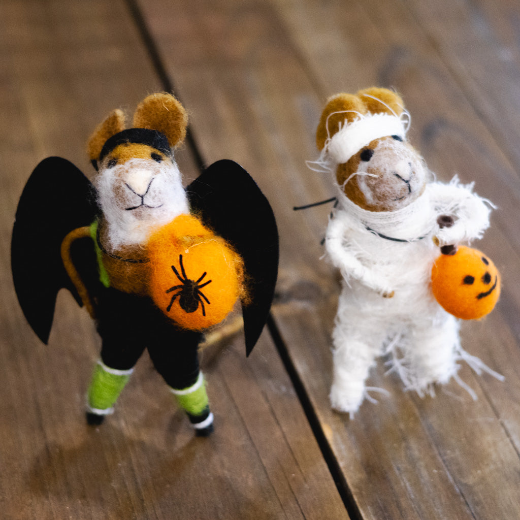 Wool Felt Halloween "Bat" Mouse with Pumpkin