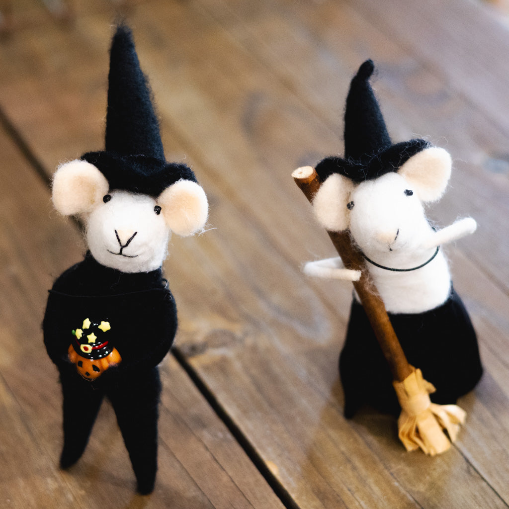 Wool Felt Halloween Mouse with Pumpkin