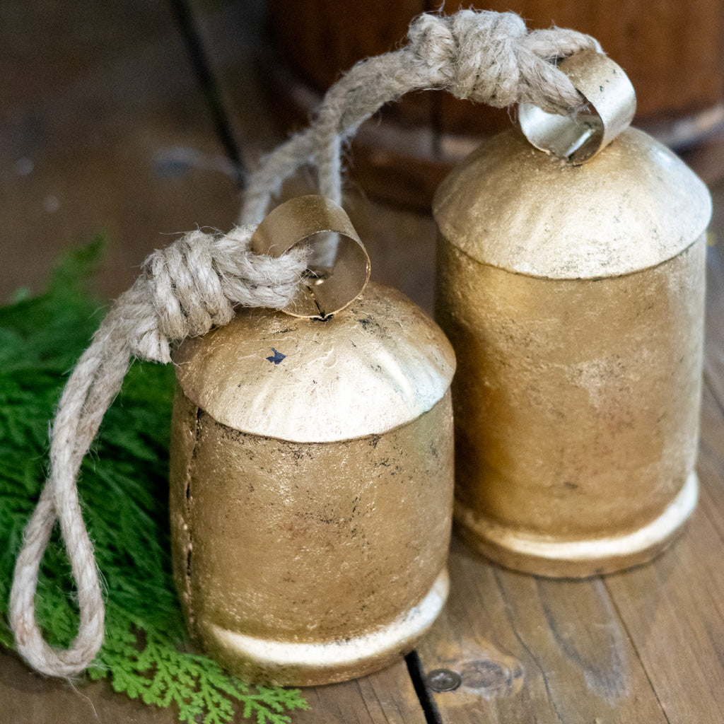 Antiqued Gold Iron with Jute Bell Short