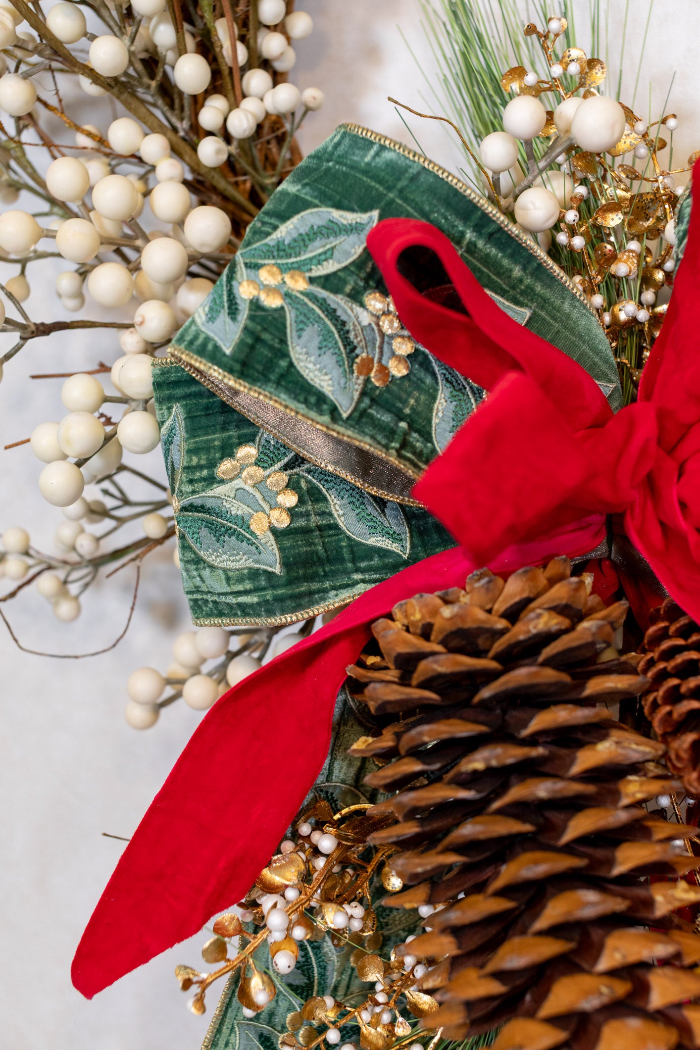 Gilded Mistletoe Bow Bough