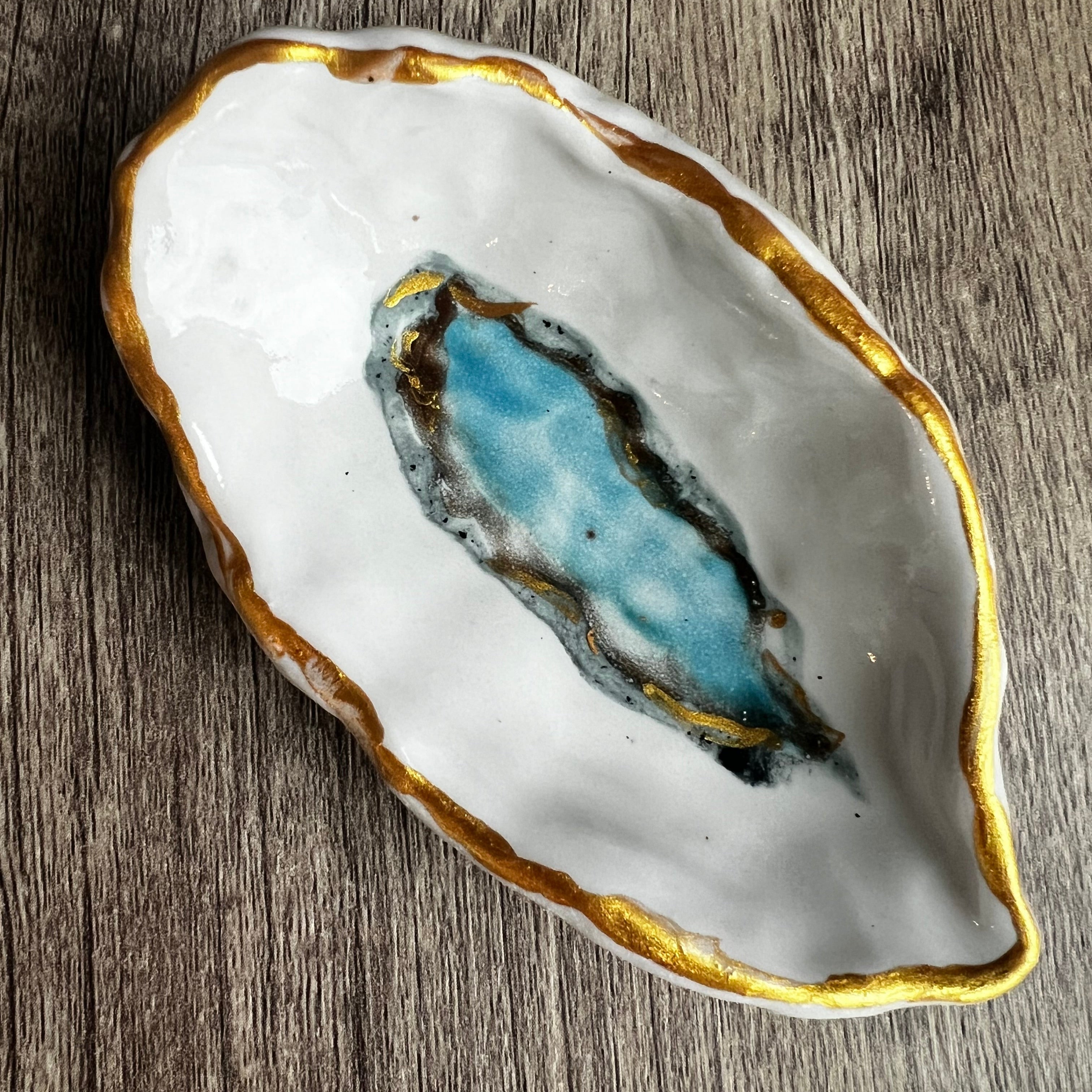 08.18.26 @ 11AM | Ceramic Oyster Shell Workshop with Artist Anissa Craig of Clay Stories Ceramics