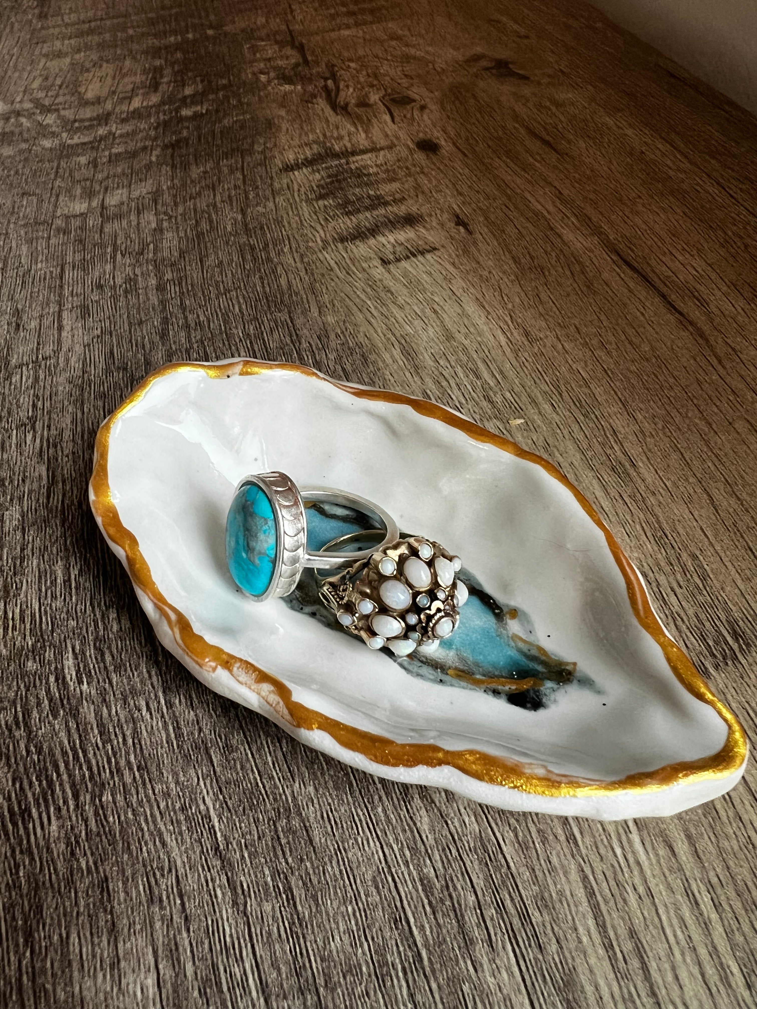 08.18.26 @ 11AM | Ceramic Oyster Shell Workshop with Artist Anissa Craig of Clay Stories Ceramics