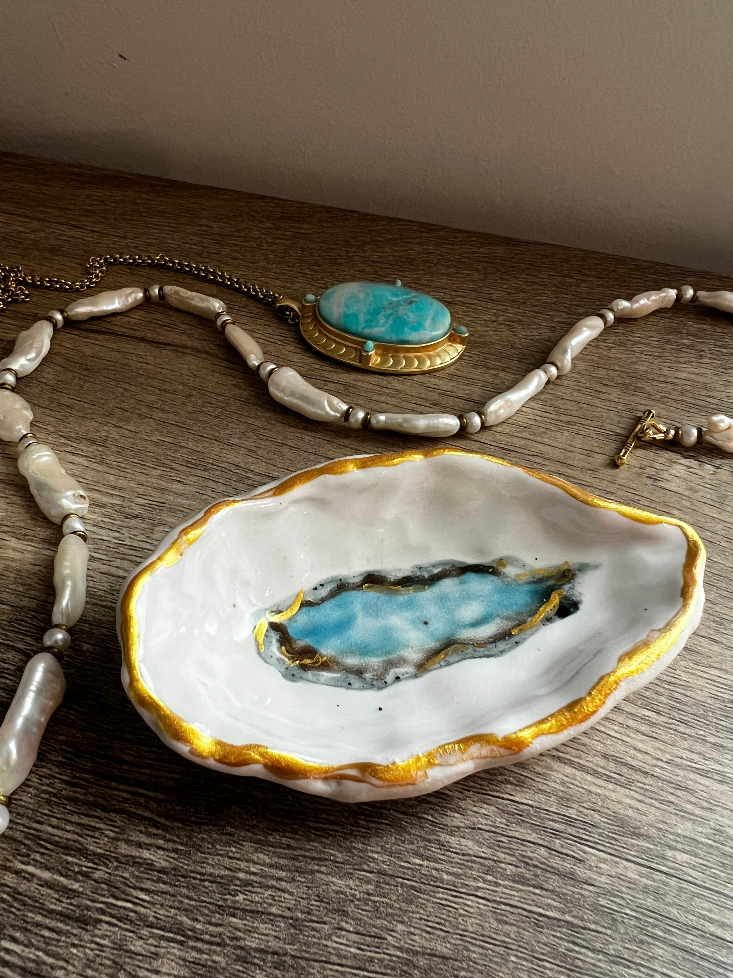 08.18.26 @ 11AM | Ceramic Oyster Shell Workshop with Artist Anissa Craig of Clay Stories Ceramics
