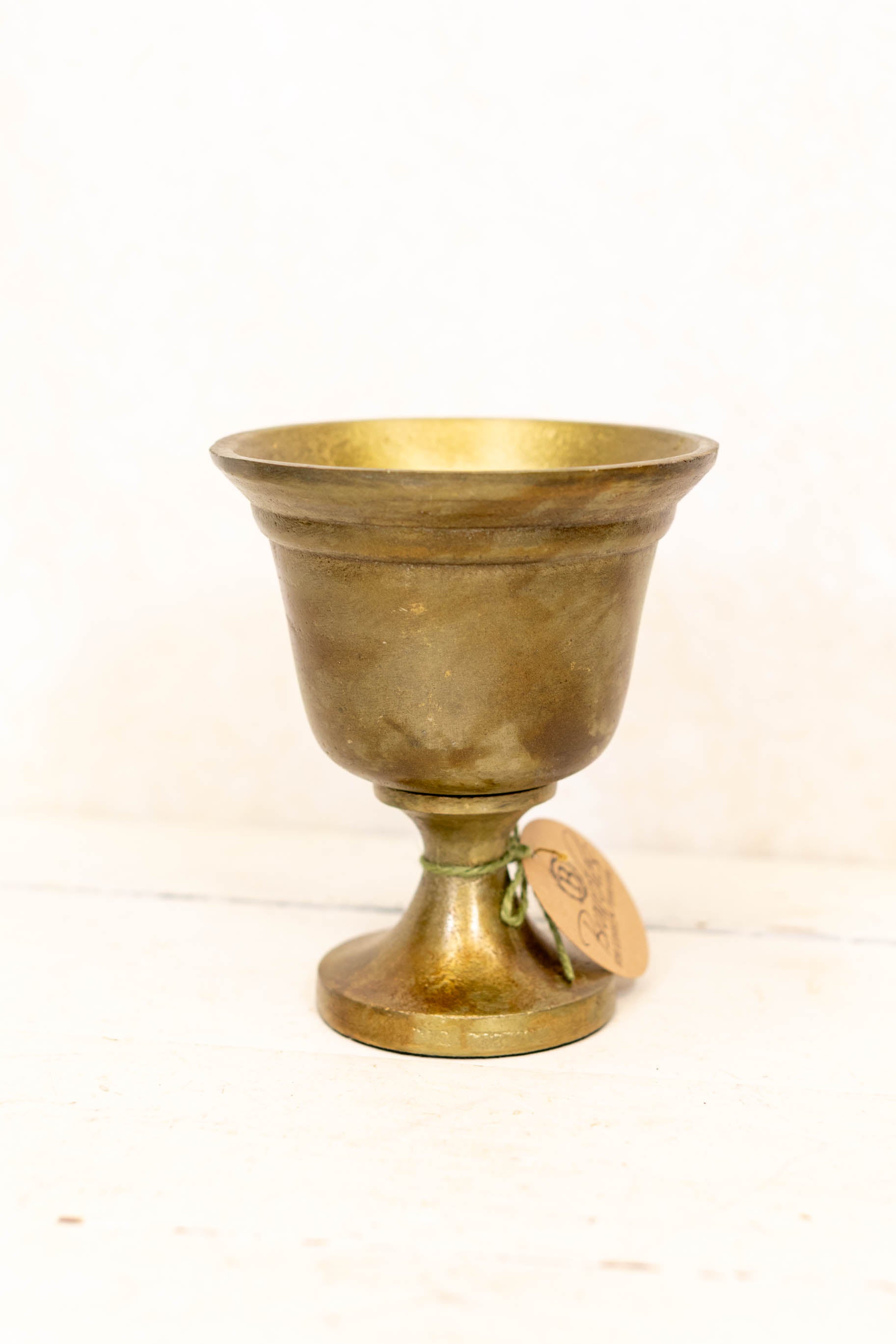Short Hullen Urn