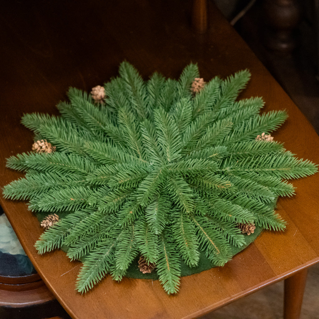 Green Pine Cone Placemat Round