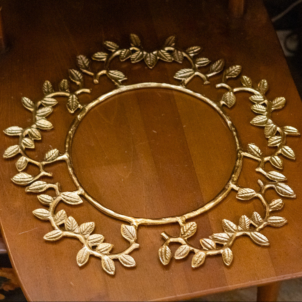 Gold Leaves Frame Charger