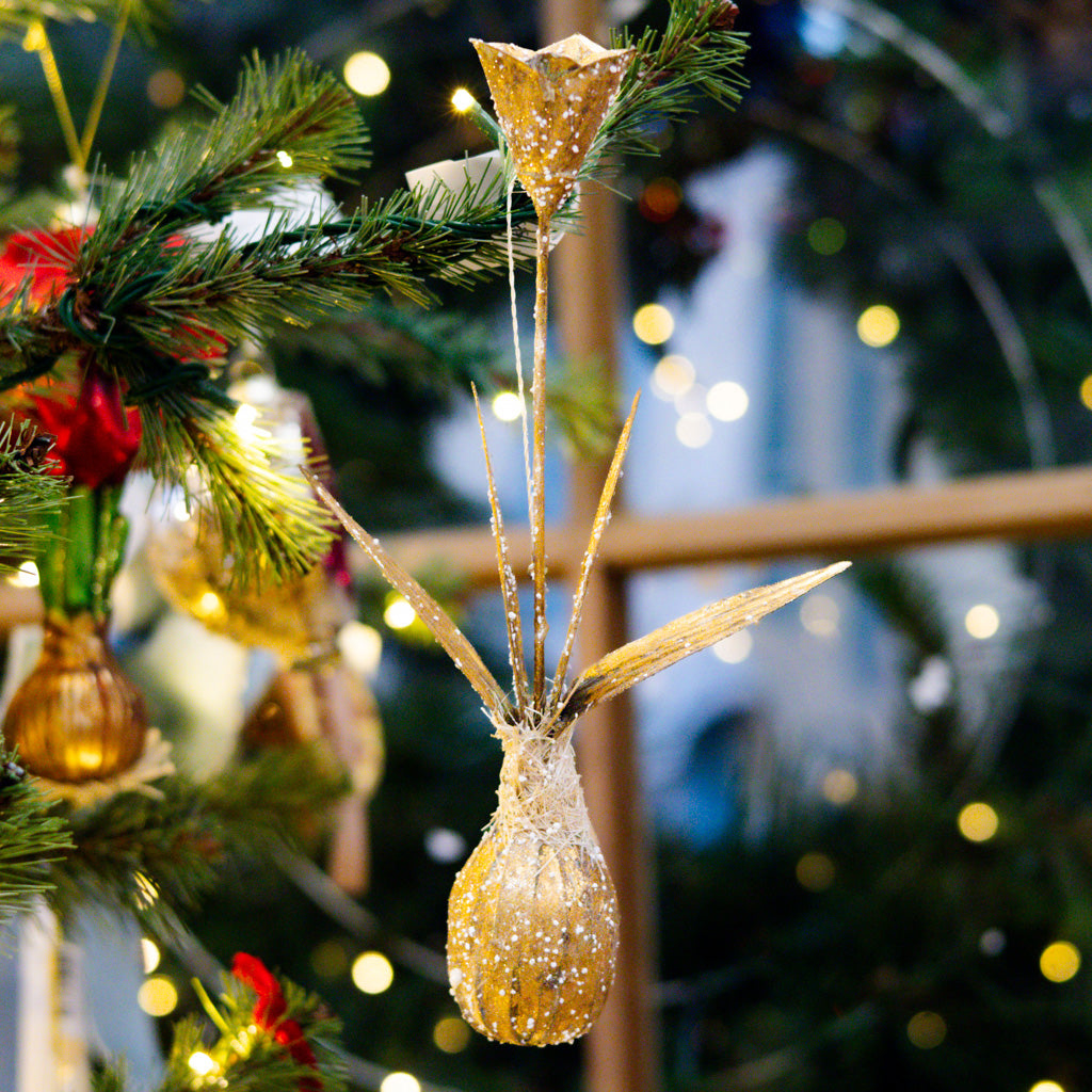 Resin Tulip Antique Gold Flower Bulb