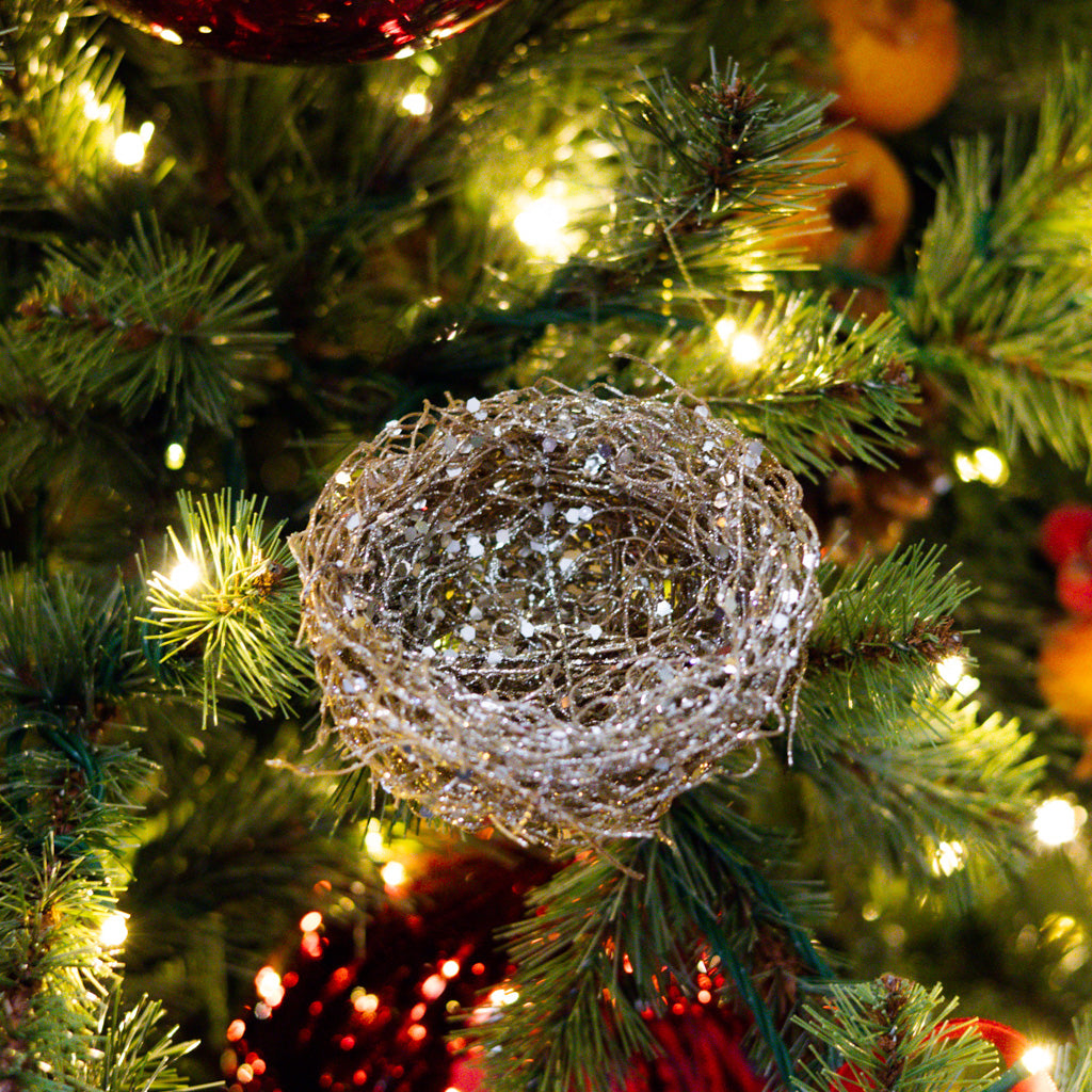 Metallic Glitter Nest