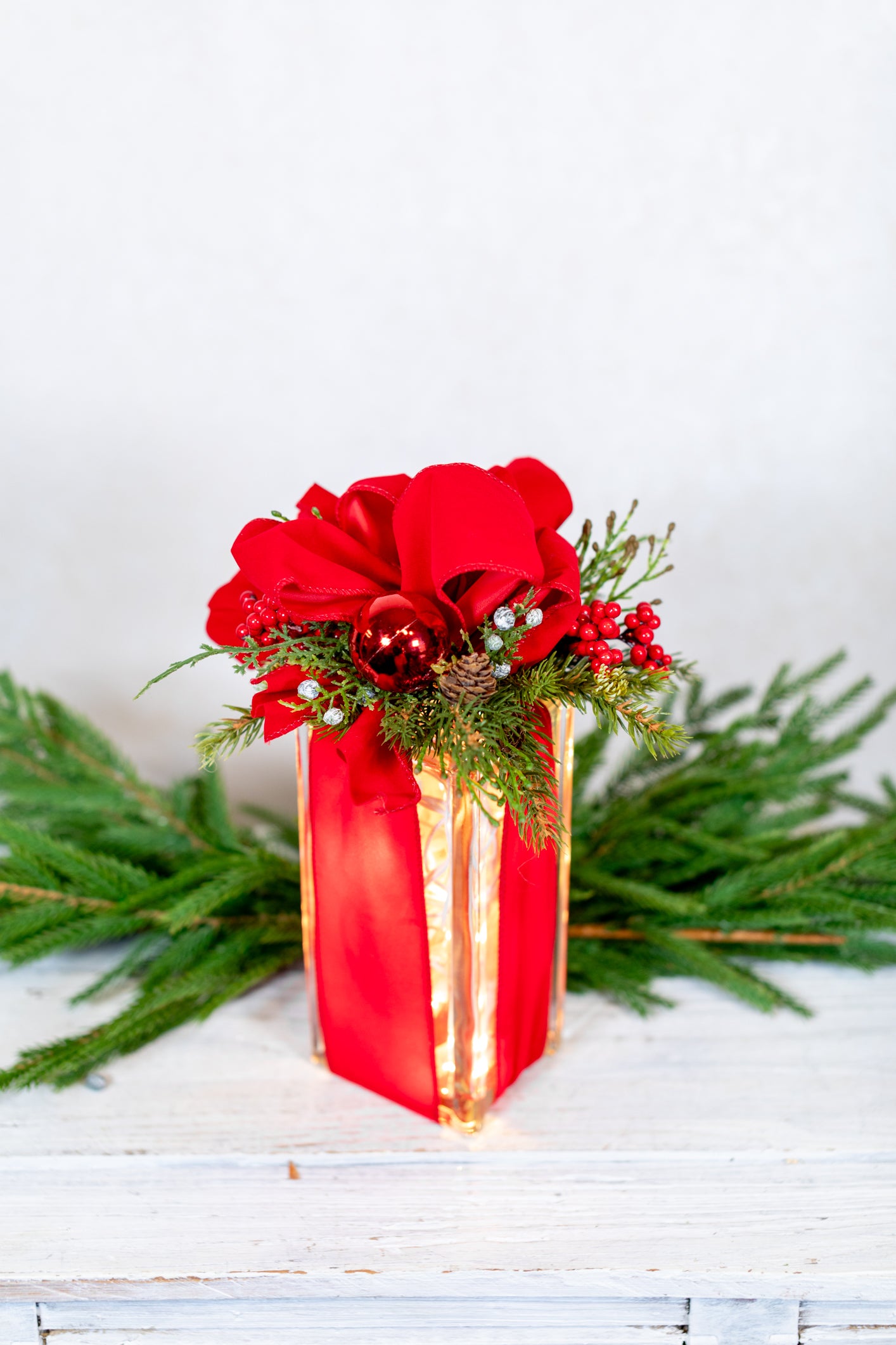 Elegant Red Holiday Vertical Light Block