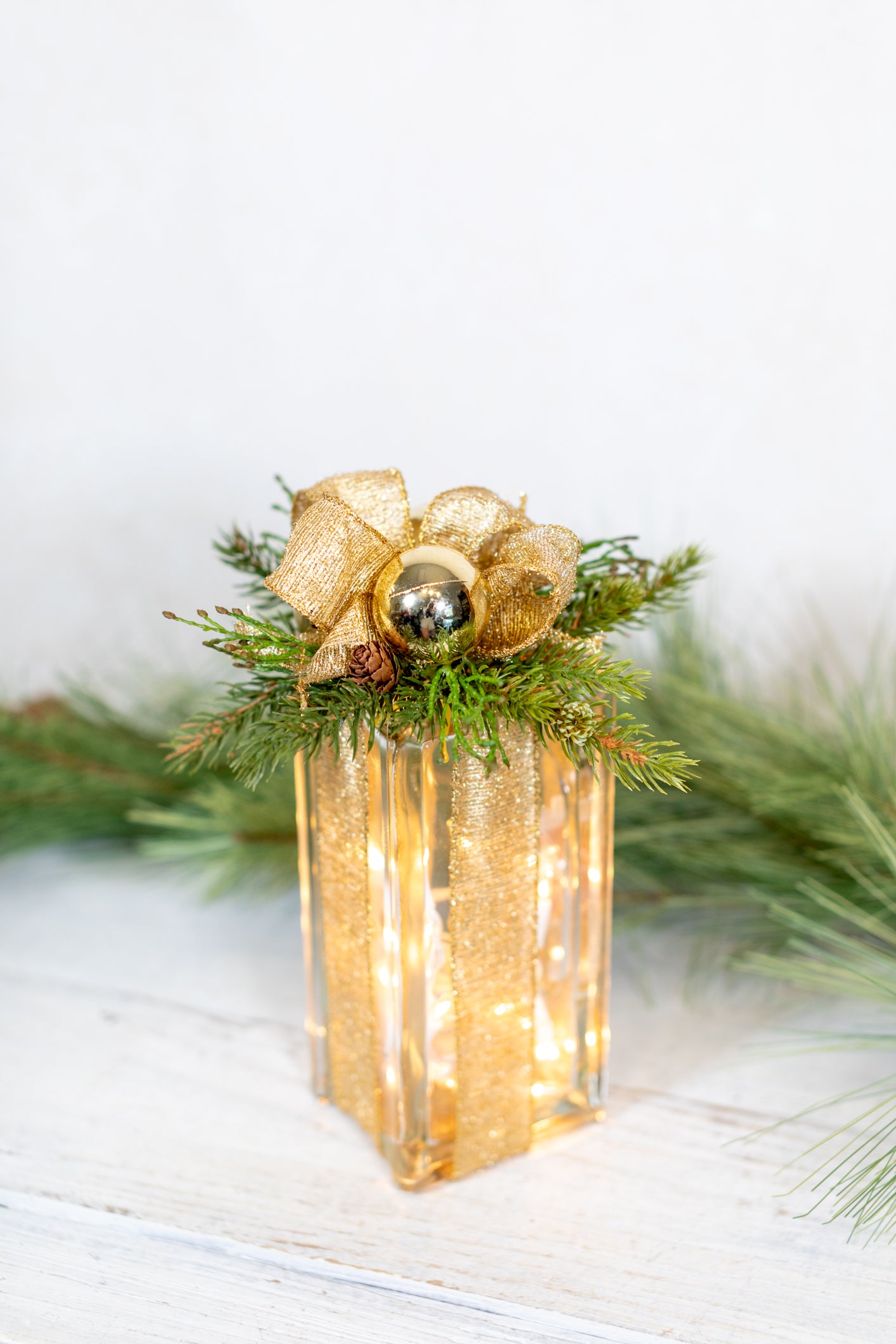 Gold Holiday Vertical Light Block