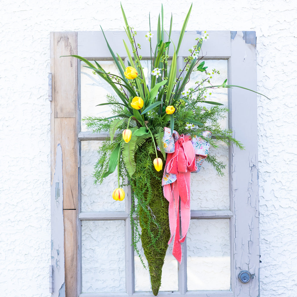 Carrot Bloom and Bow Wall Piece