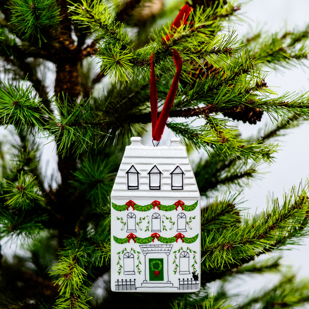 Dolomite Green House Door Ornament