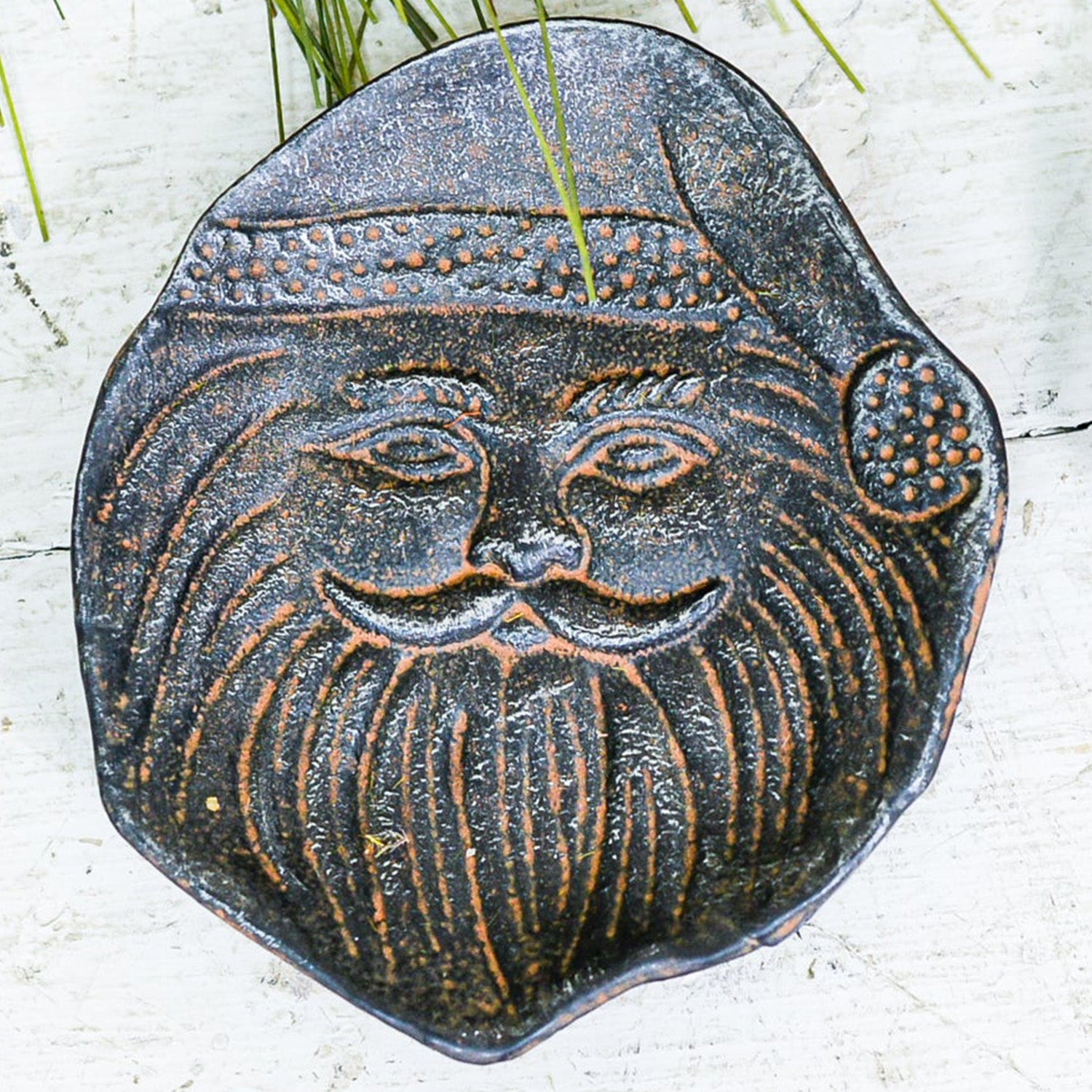 Santa Hangable Cast Iron Dish Rust