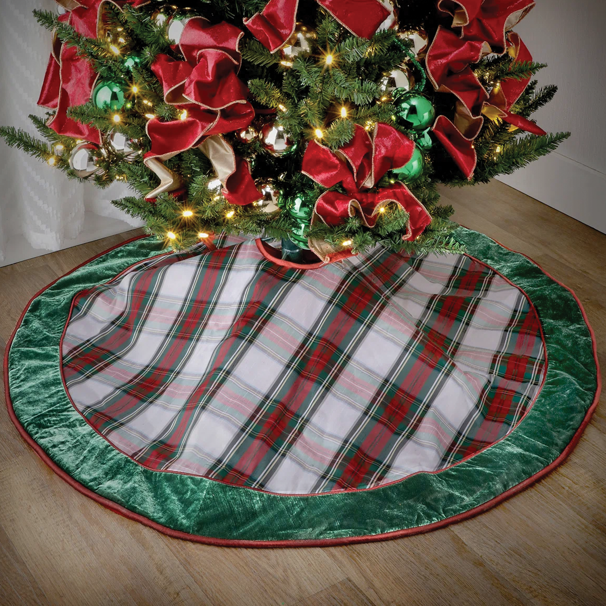 Dupion Plaid with Velvet Tree Skirt
