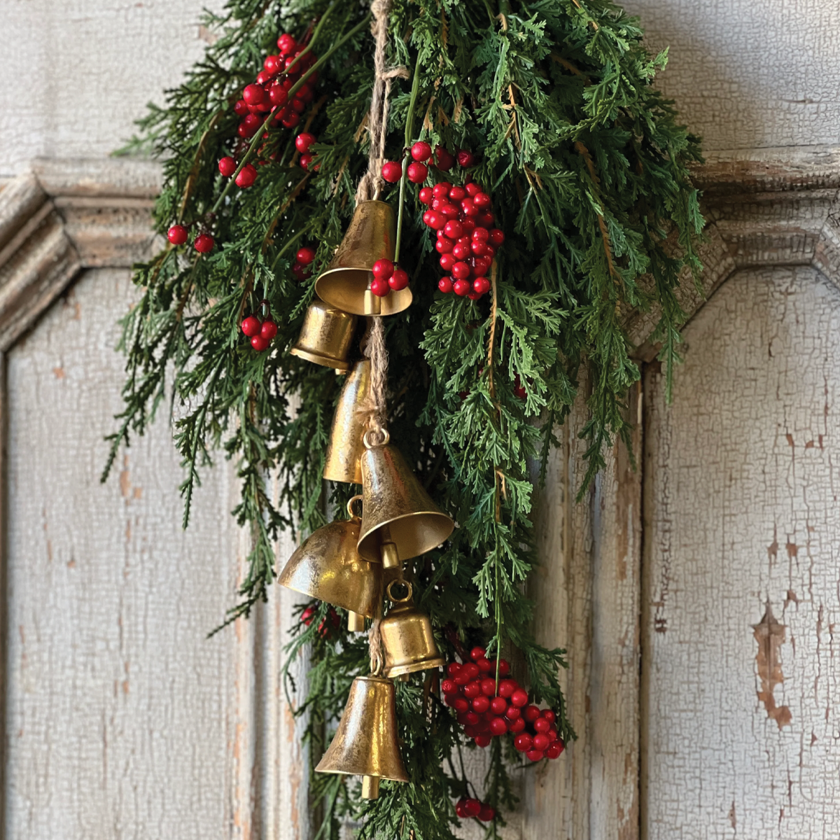 Ensemble Metal Gold Bell Hanging