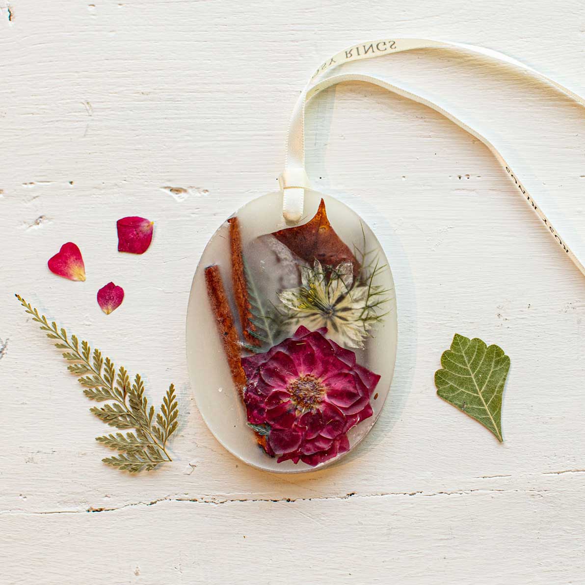 Petite Botanical Sachet - Spicy Apple