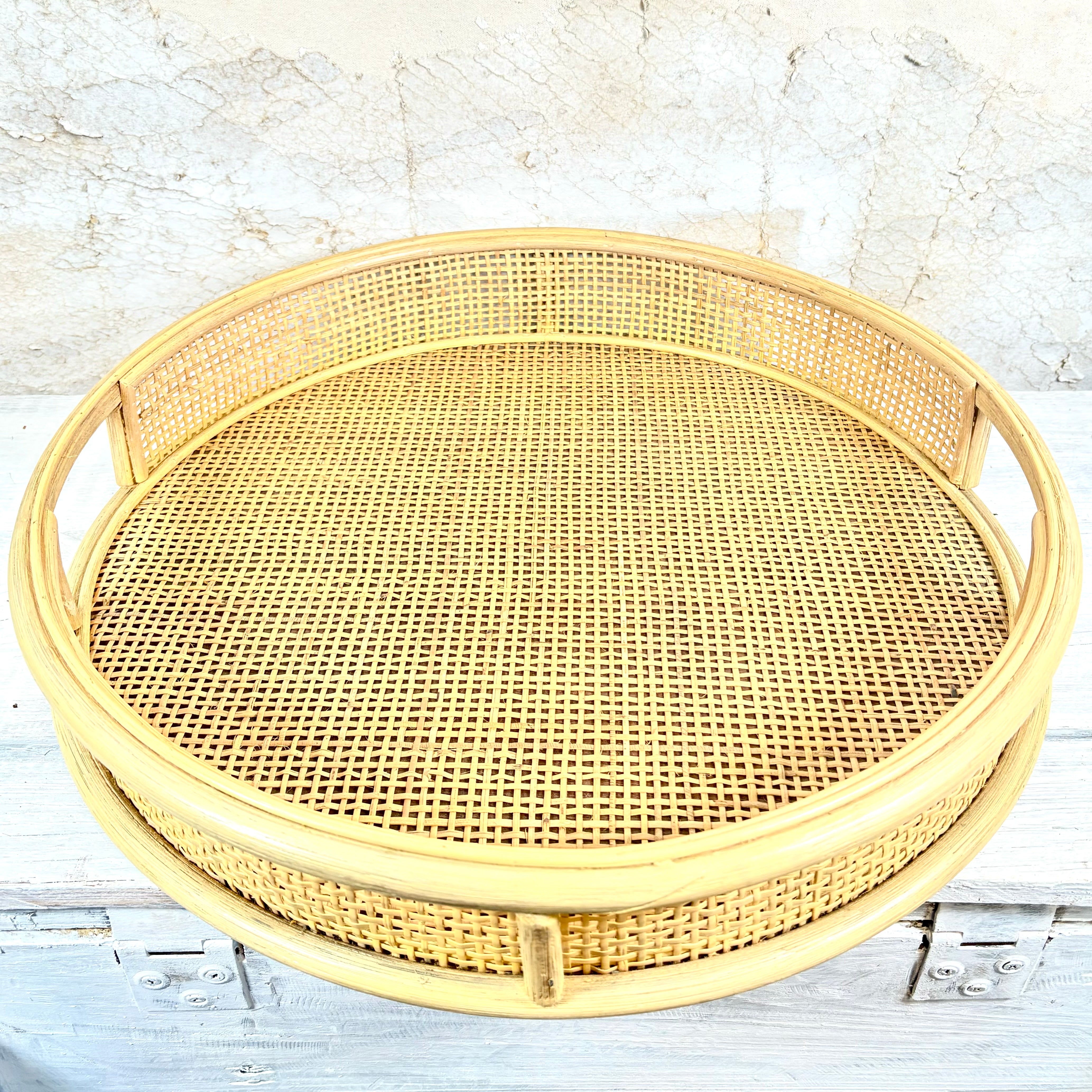 Round Springfield Woven Wood Tray