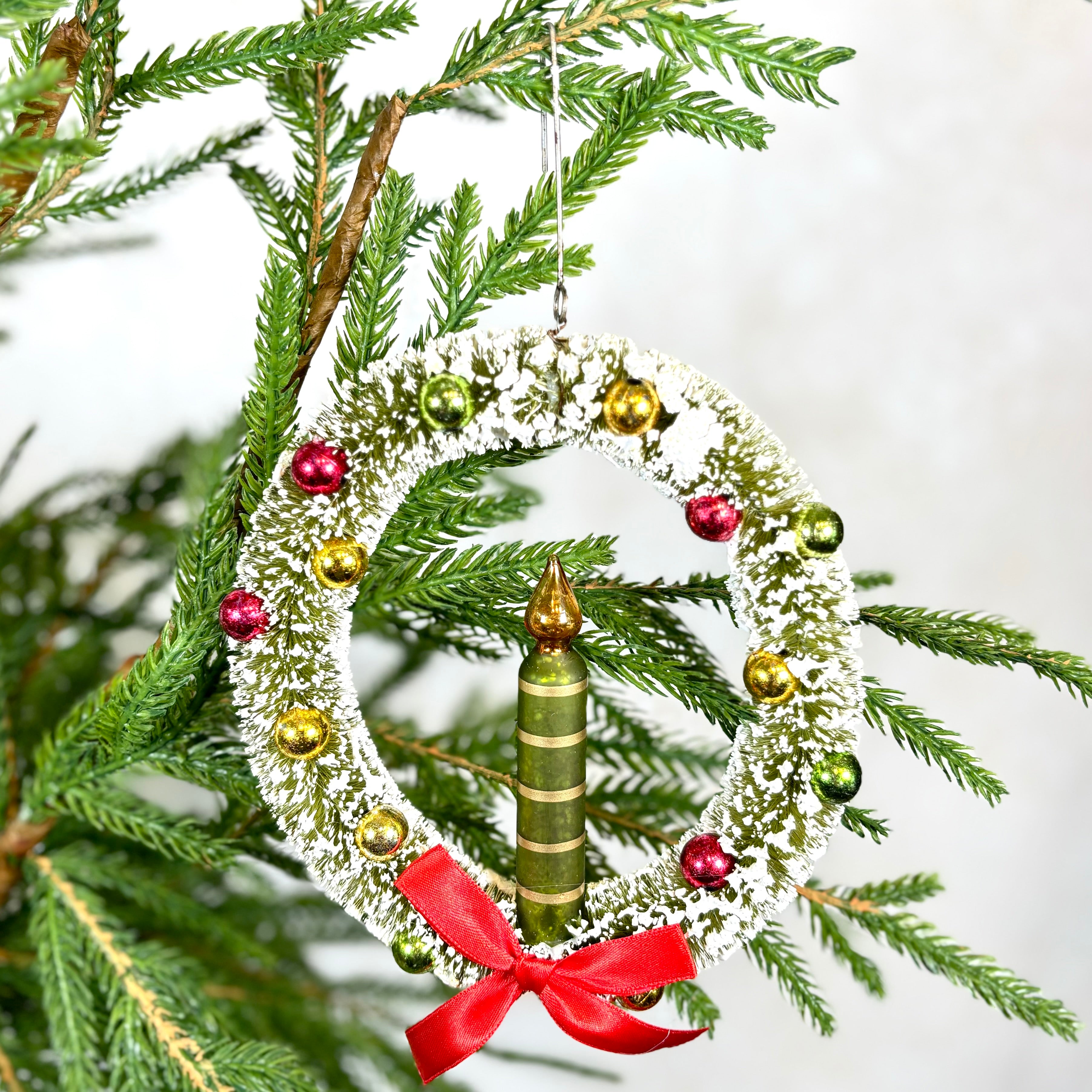 Sisel Wreath with Green Candle Ornament