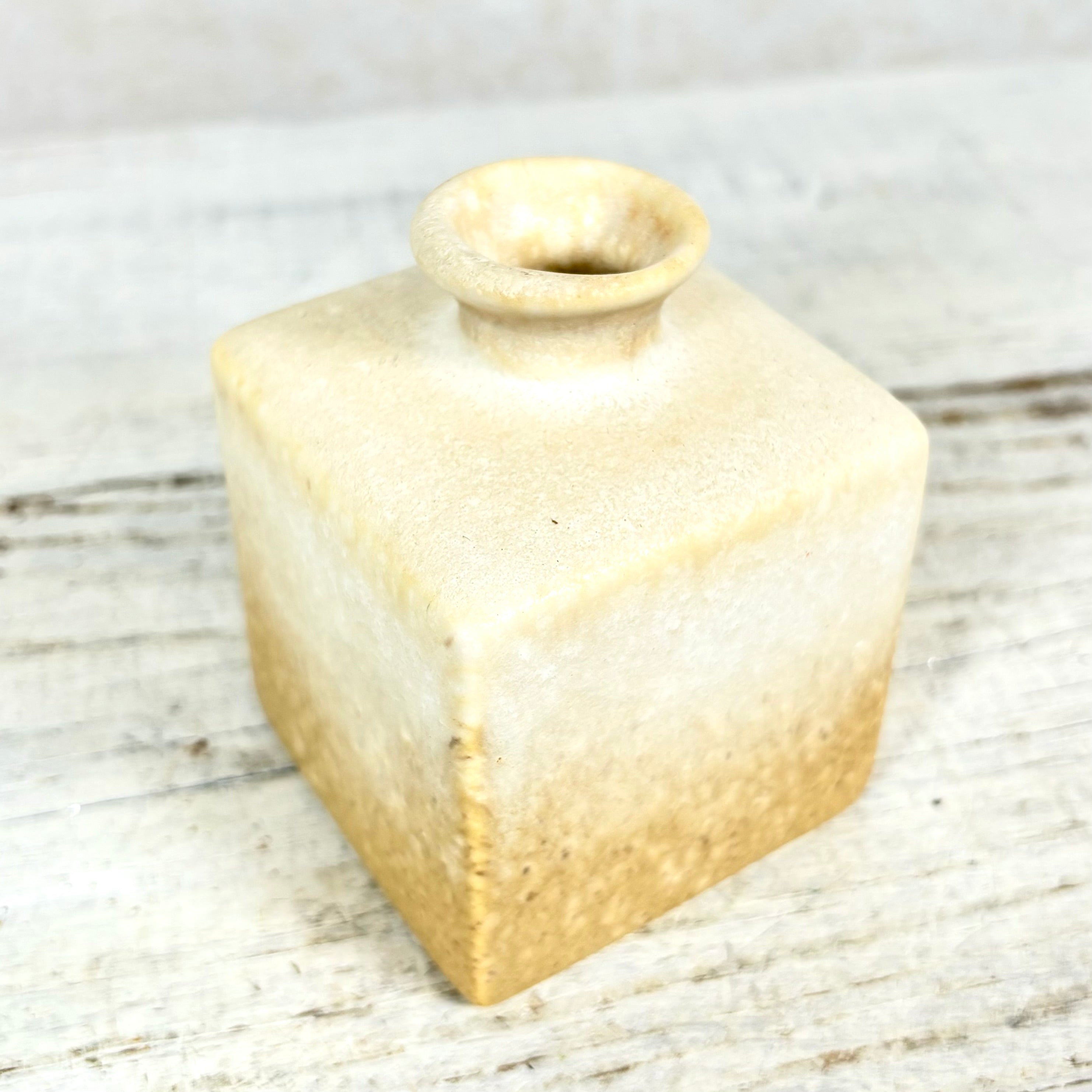 Stoneware Vase Square Cream