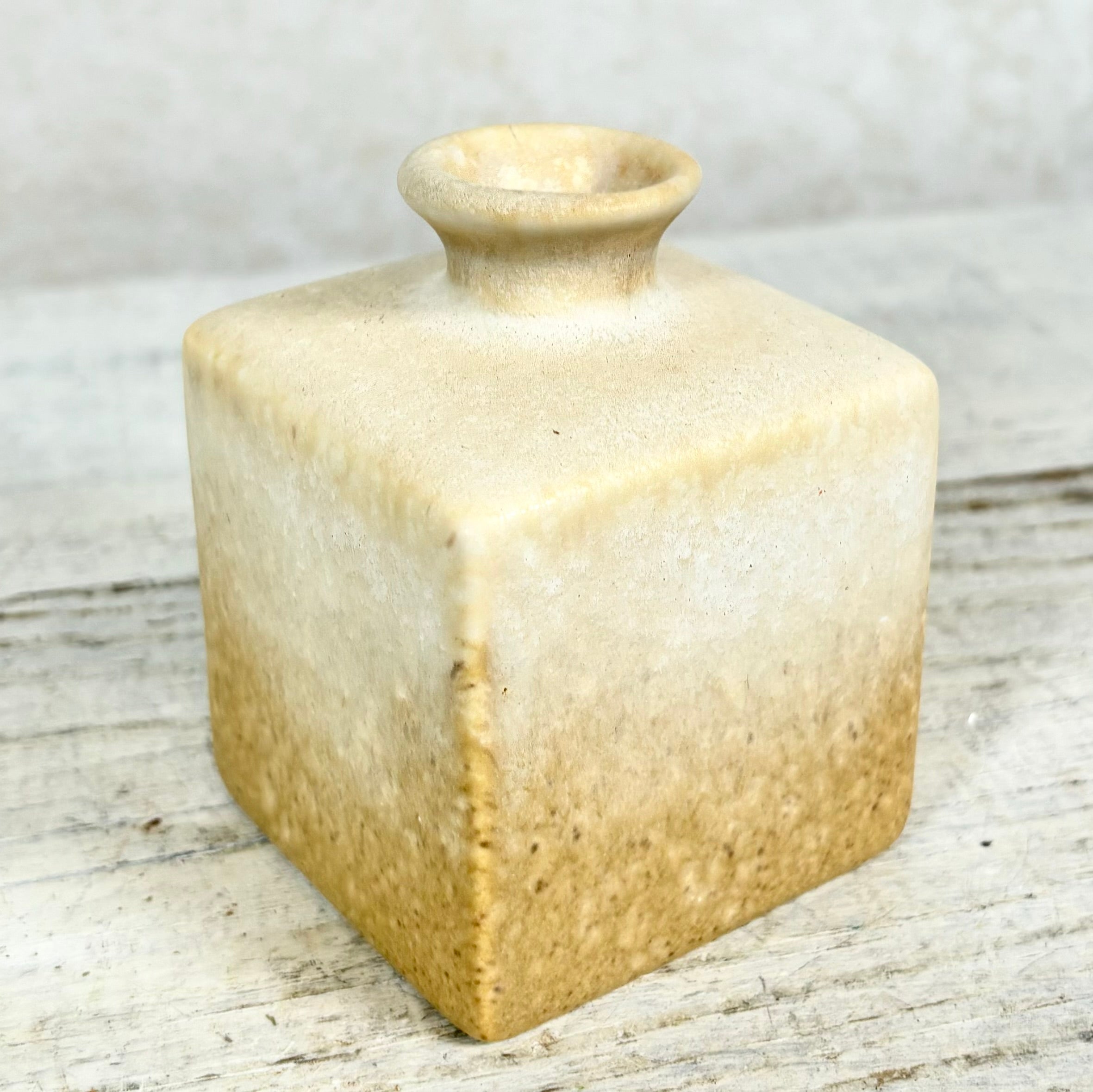 Stoneware Vase Square Cream