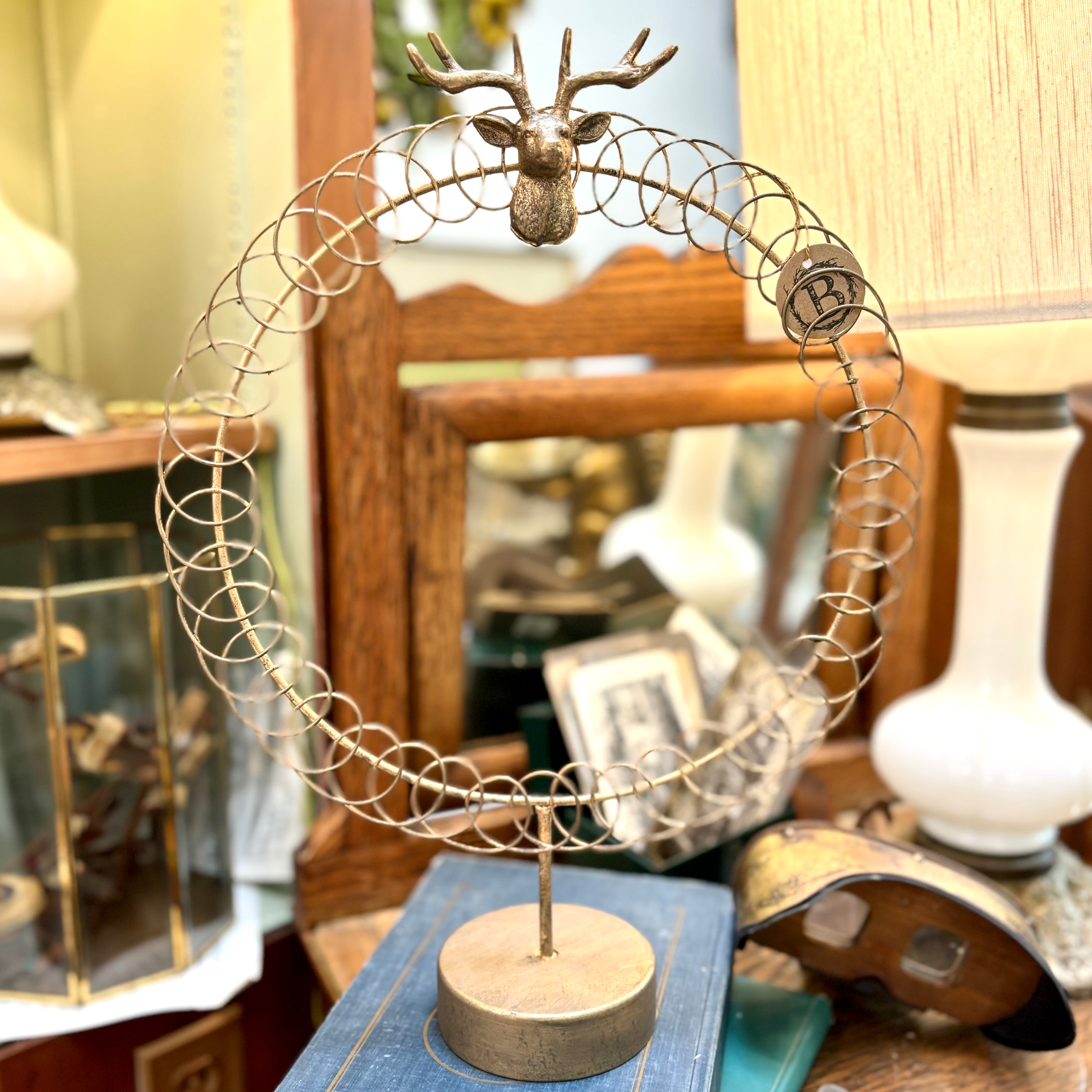 Round Wire Christmas Card Holder Stand