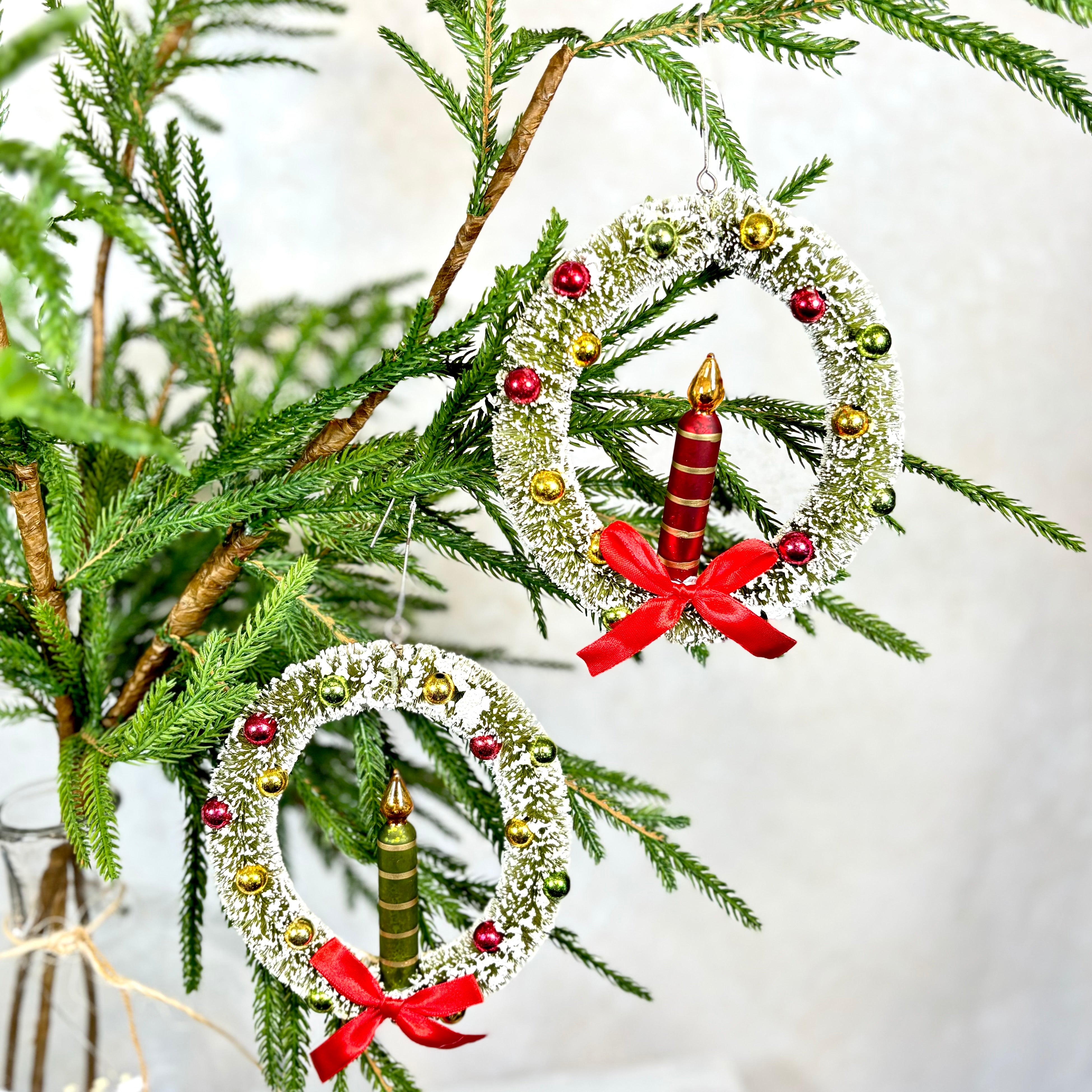 Sisel Wreath with Green Candle Ornament