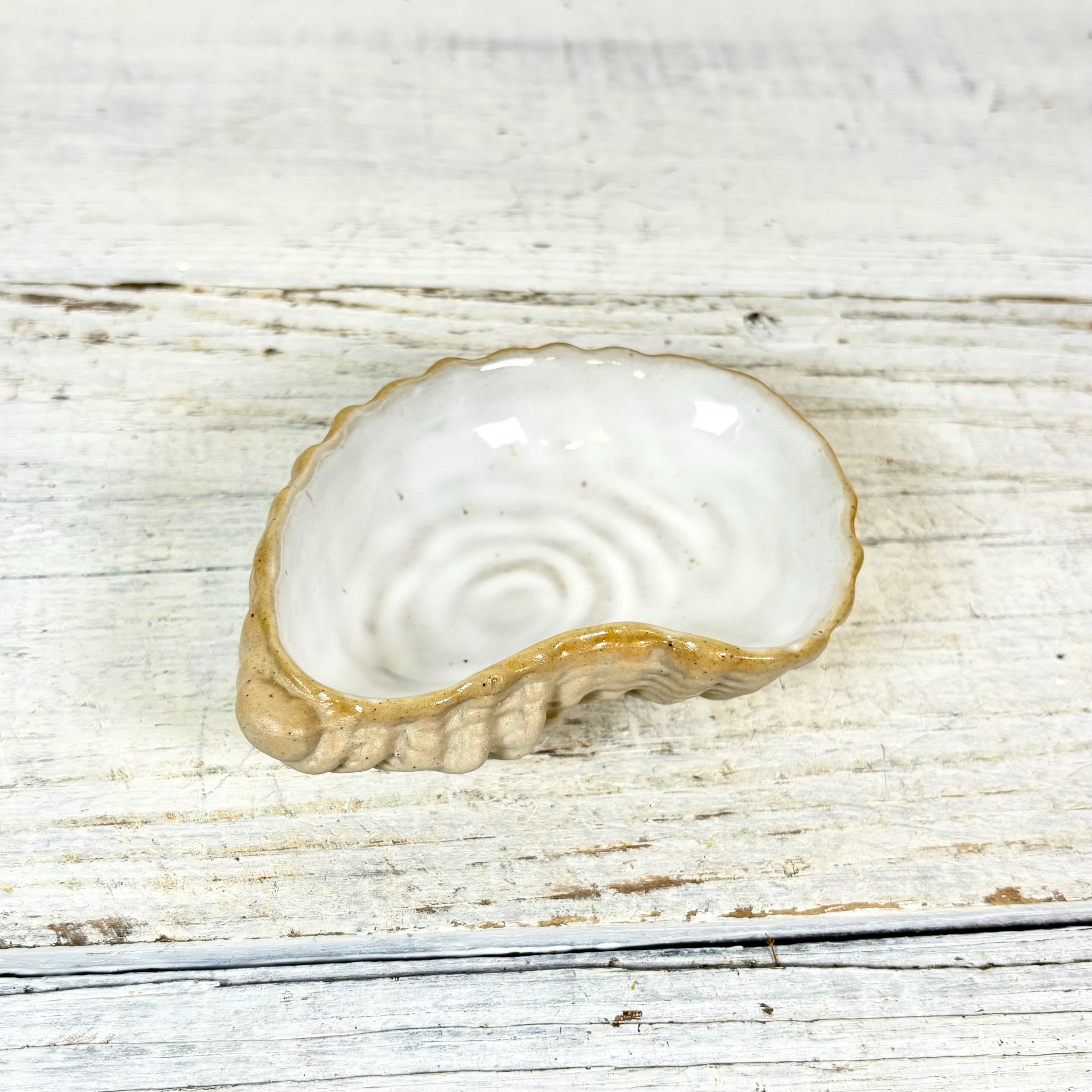 Stoneware White Shell Ostreidae Dish