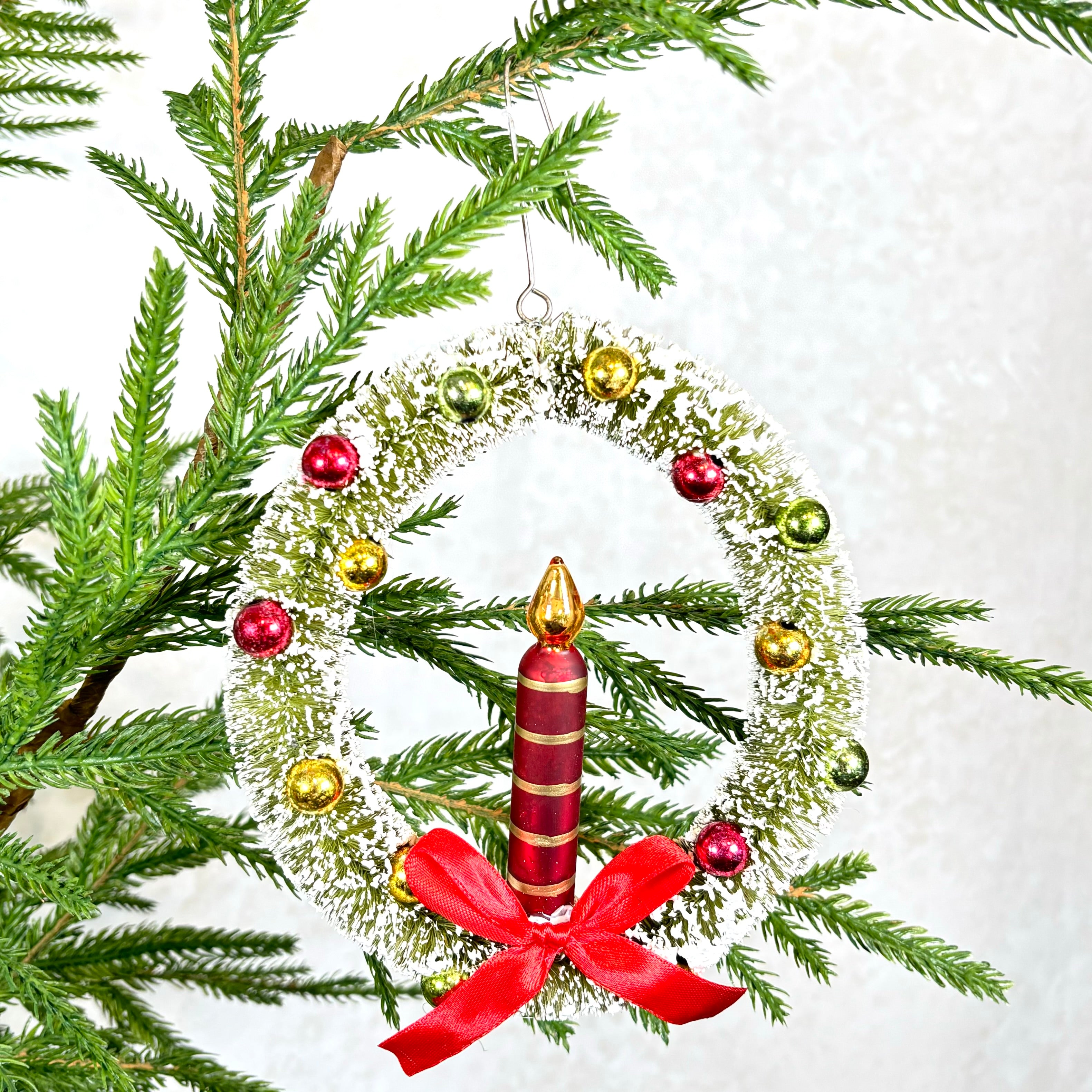 Sisel Wreath with Red Candle Ornament