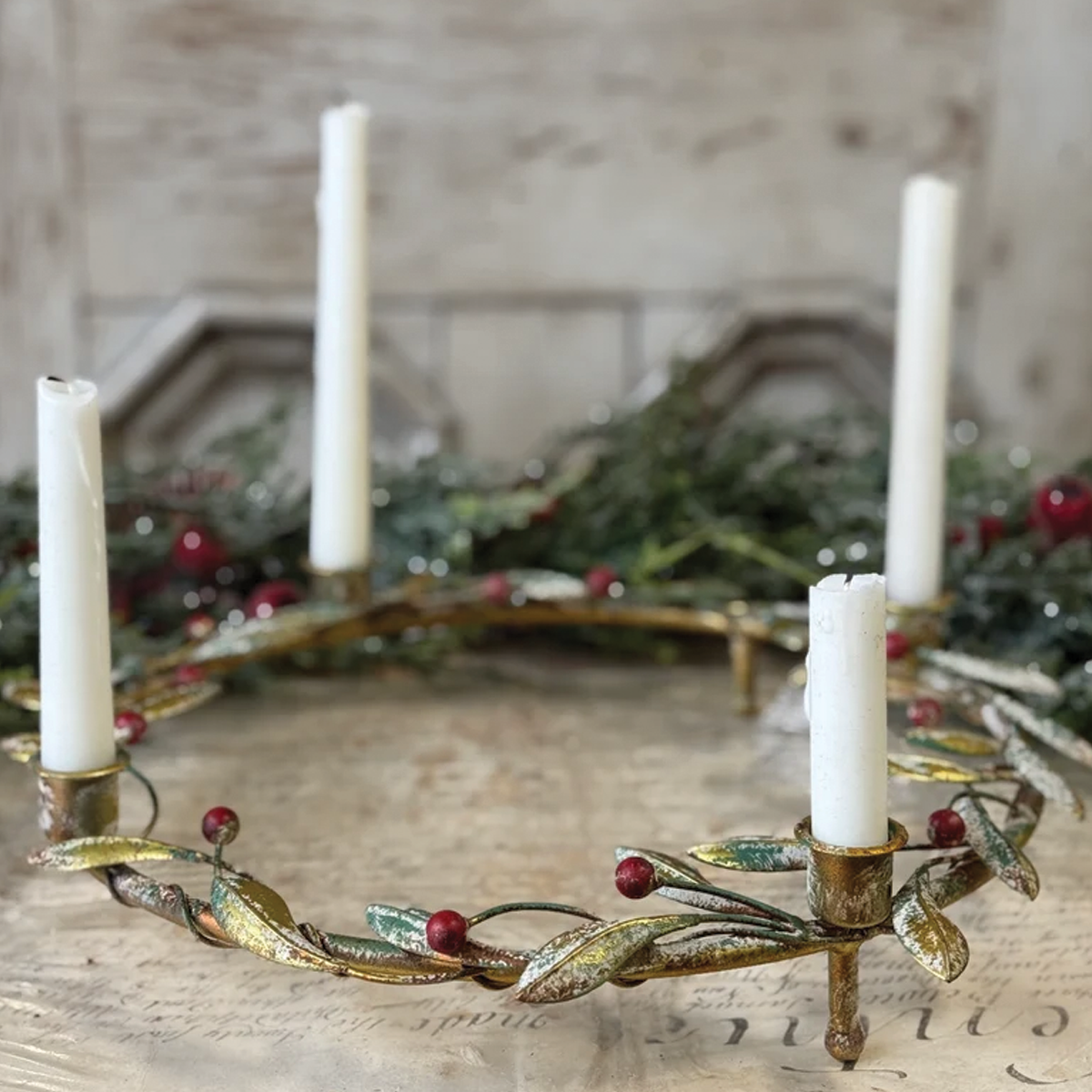 Merry Mistletoe Metal Candle Wreath