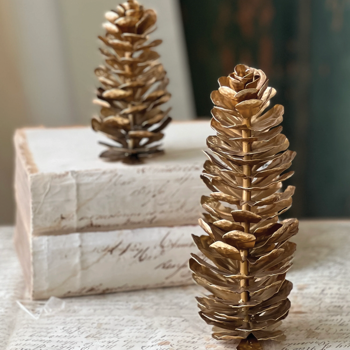 Epaulette Metal Gold Pinecone Large
