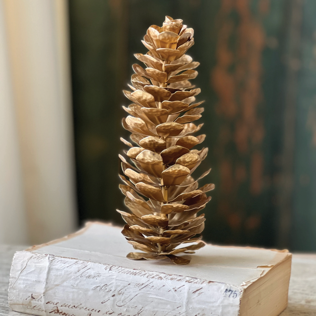 Epaulette Metal Gold Pinecone Large