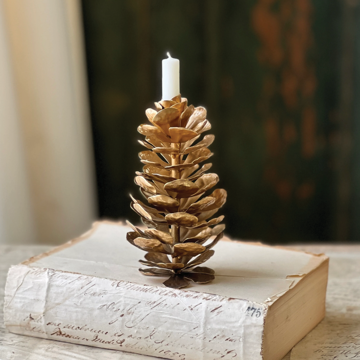 Epaulette Metal Gold Pinecone Small