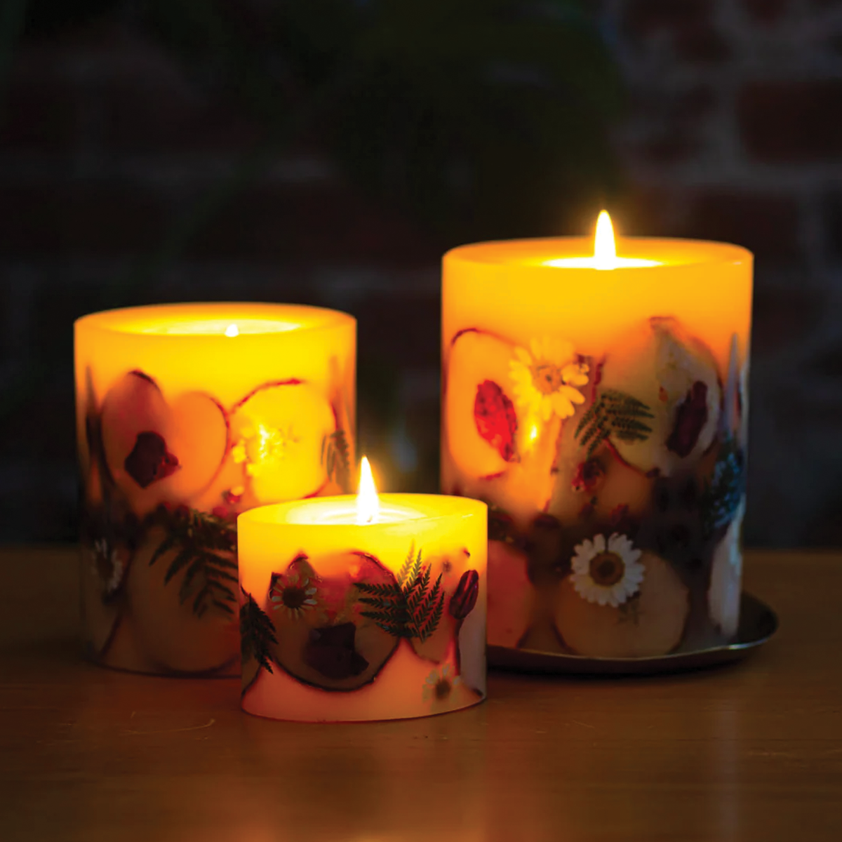 Accent Hand-Poured Botanical Candle - Spicy Apple 5.5"H