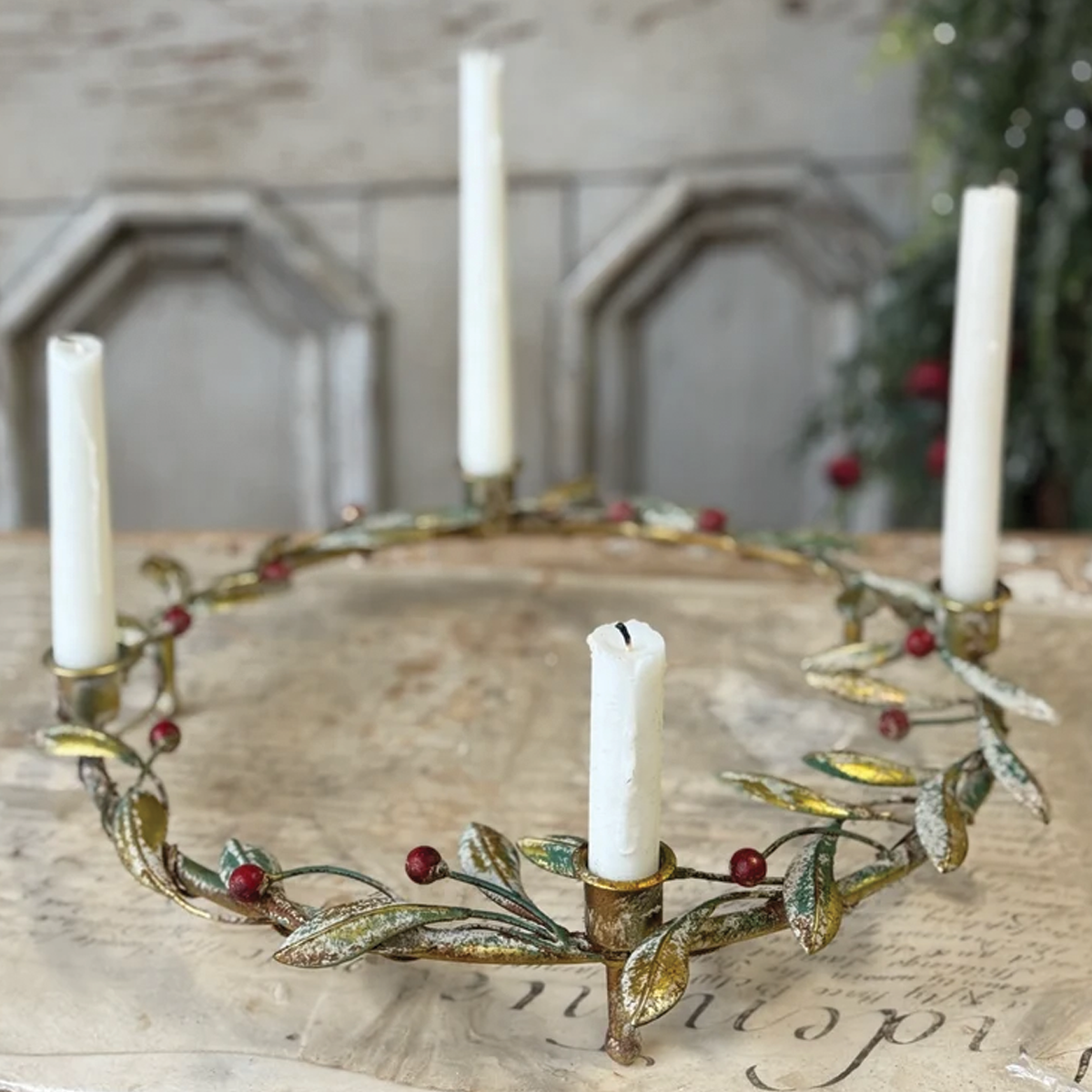 Merry Mistletoe Metal Candle Wreath