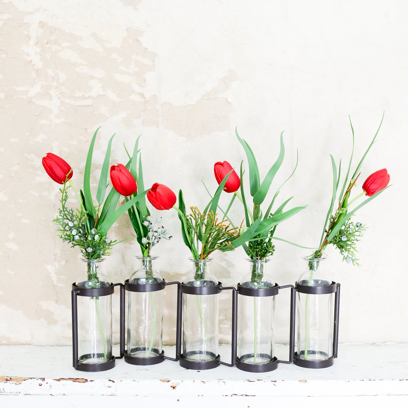 Red Tulip Holiday Mini Bouquet Drop In