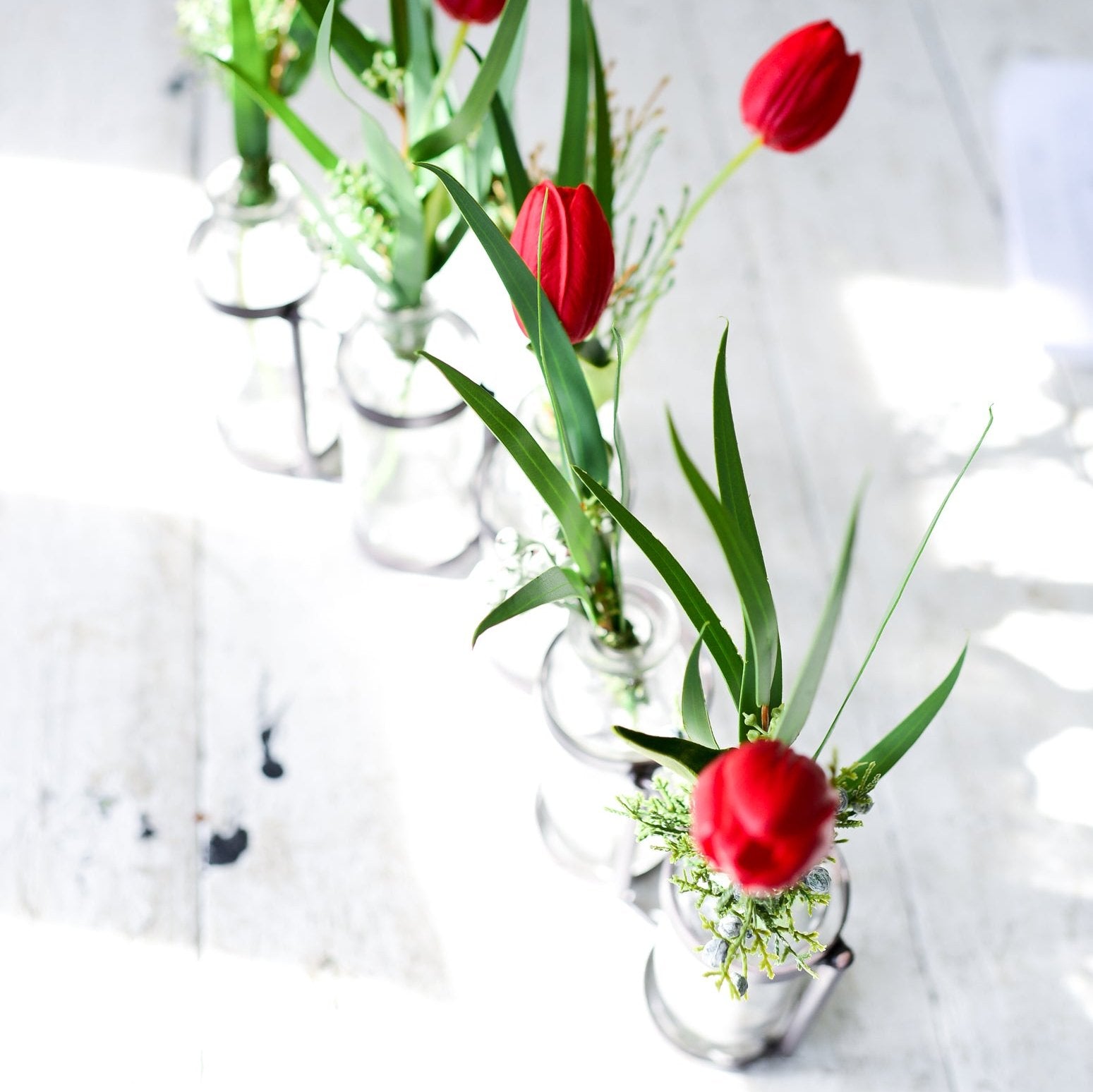 Red Tulip Holiday Mini Bouquet Drop In