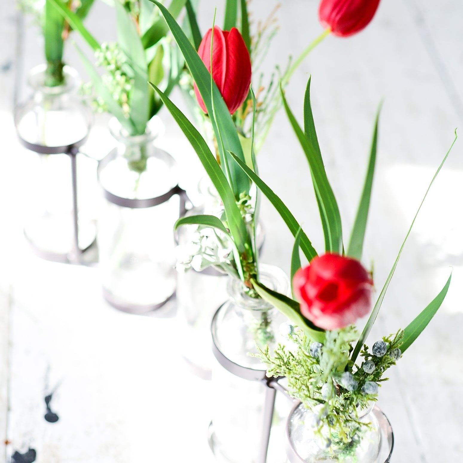 Red Tulip Holiday Mini Bouquet Drop In