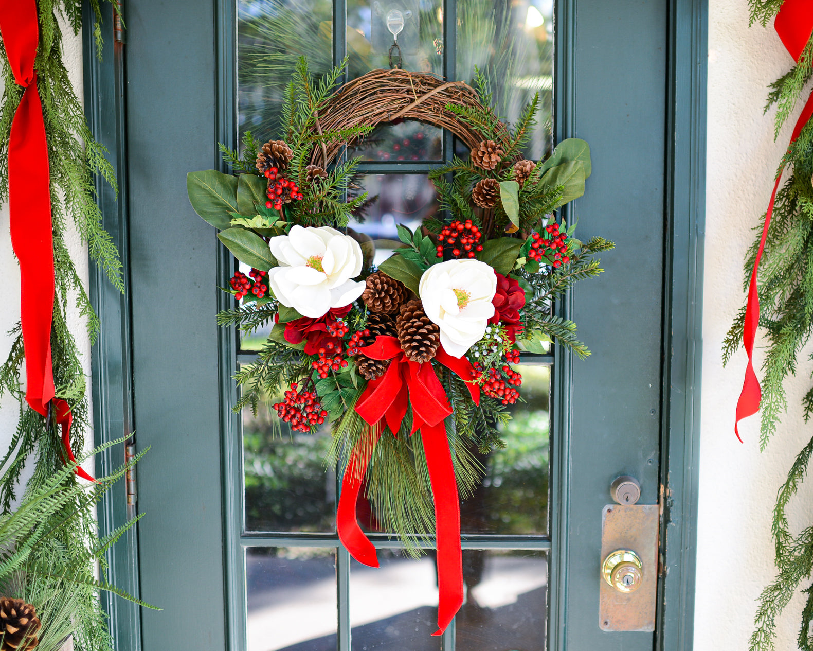 Magic Self Adhesive Clear Wreath Hanger