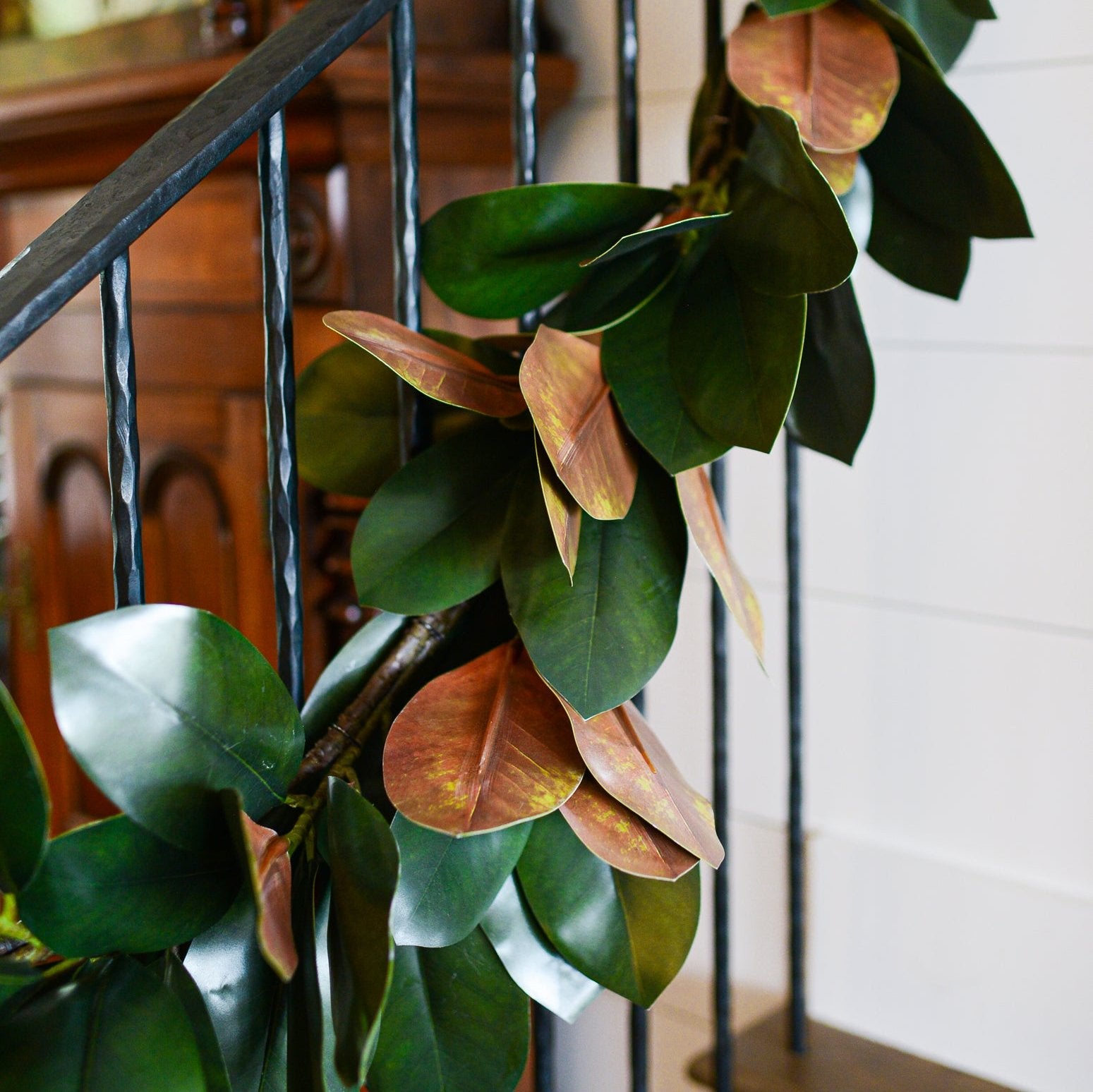 6 ft. Magnolia Leaf Garland