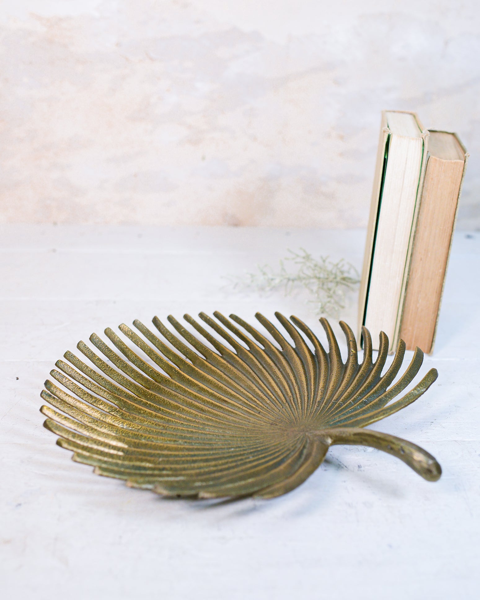 Decorative Brass Gold Aluminum Palm Leaf Shaped Tray