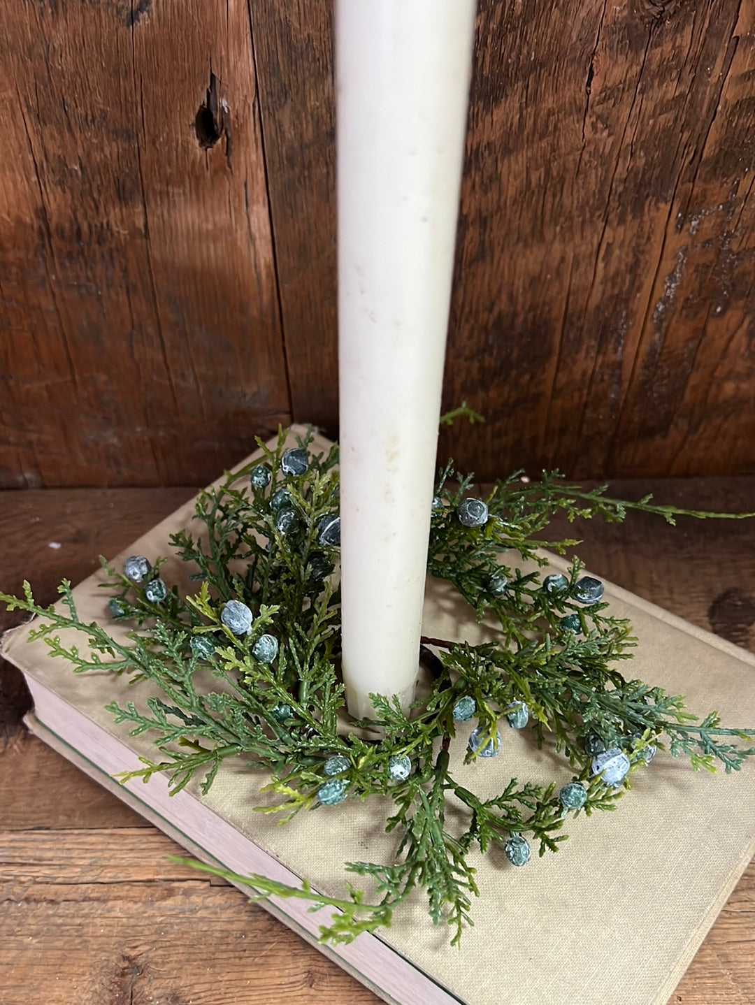 Small Seeding Juniper Candle Ring